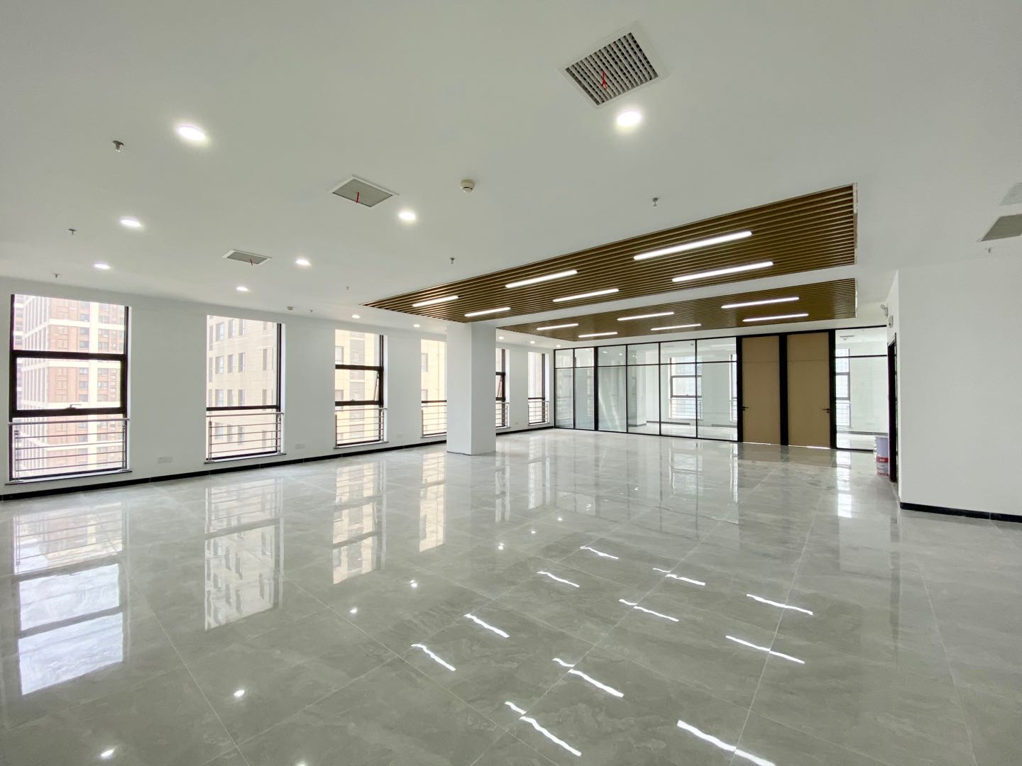 华创观礼中心(17租)