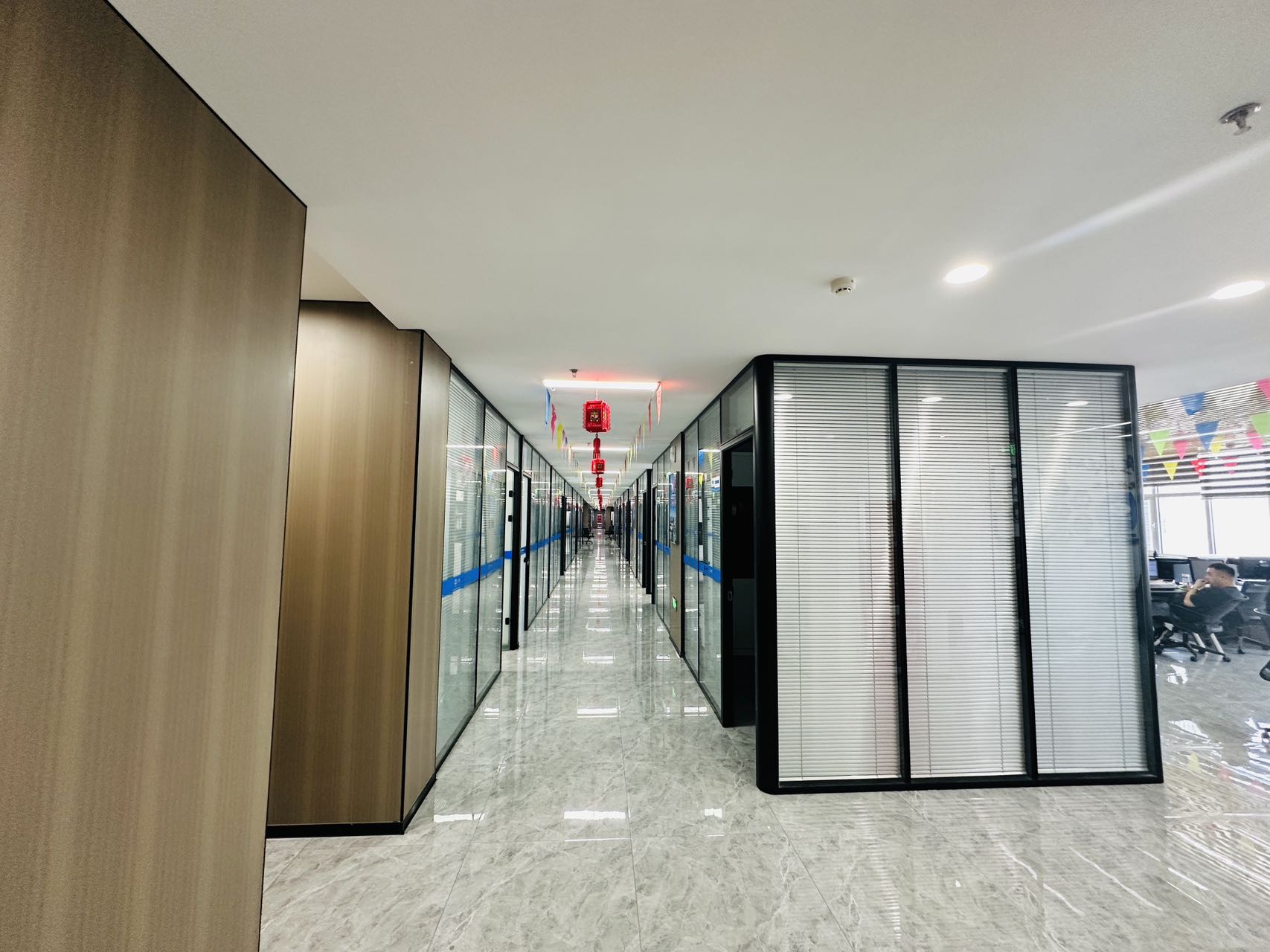 万平商务大厦（17租)