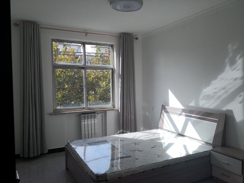 紧邻地铁口,邮政局家属院，稀缺小房型双南房