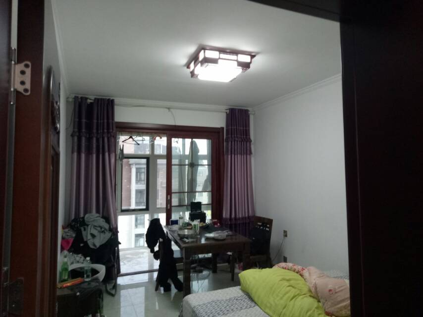 紧邻地铁口,水景湾，稀缺小房型双南房