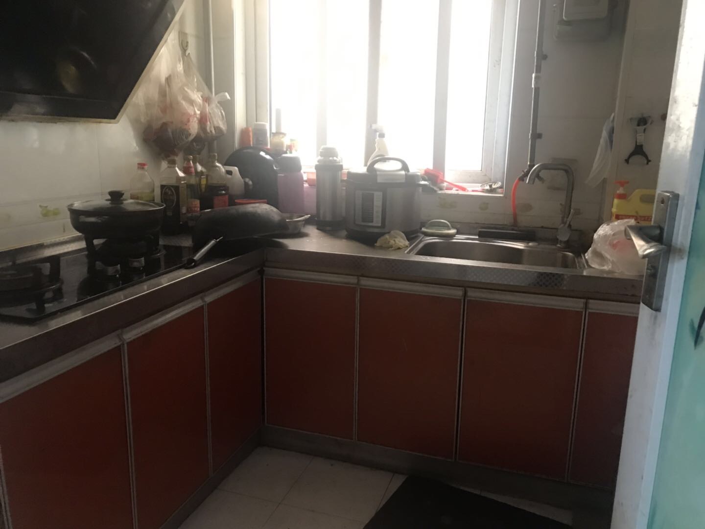 紧邻地铁口,名门之秀，稀缺小房型双南房