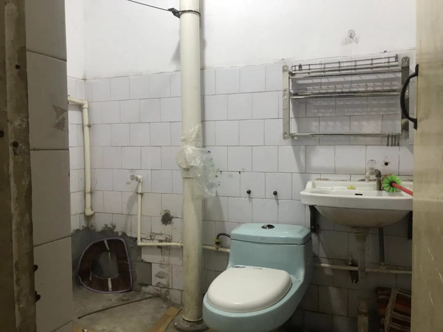  欧式田园风,豪华装修,地铁盘学区房！