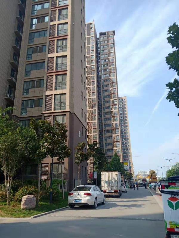 紧邻地铁口,越绣花园，稀缺小房型双南房