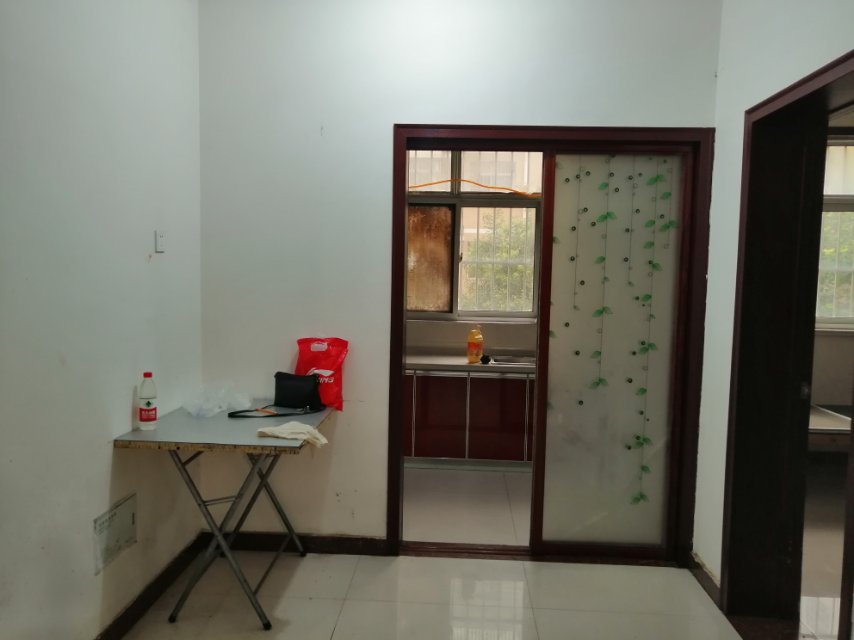 紧邻地铁口,龙城新村，稀缺小房型双南房