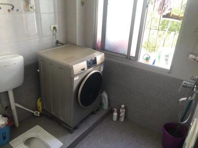 凤凰派出所对面