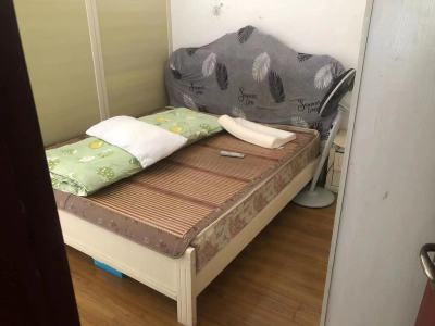 凤凰派出所对面