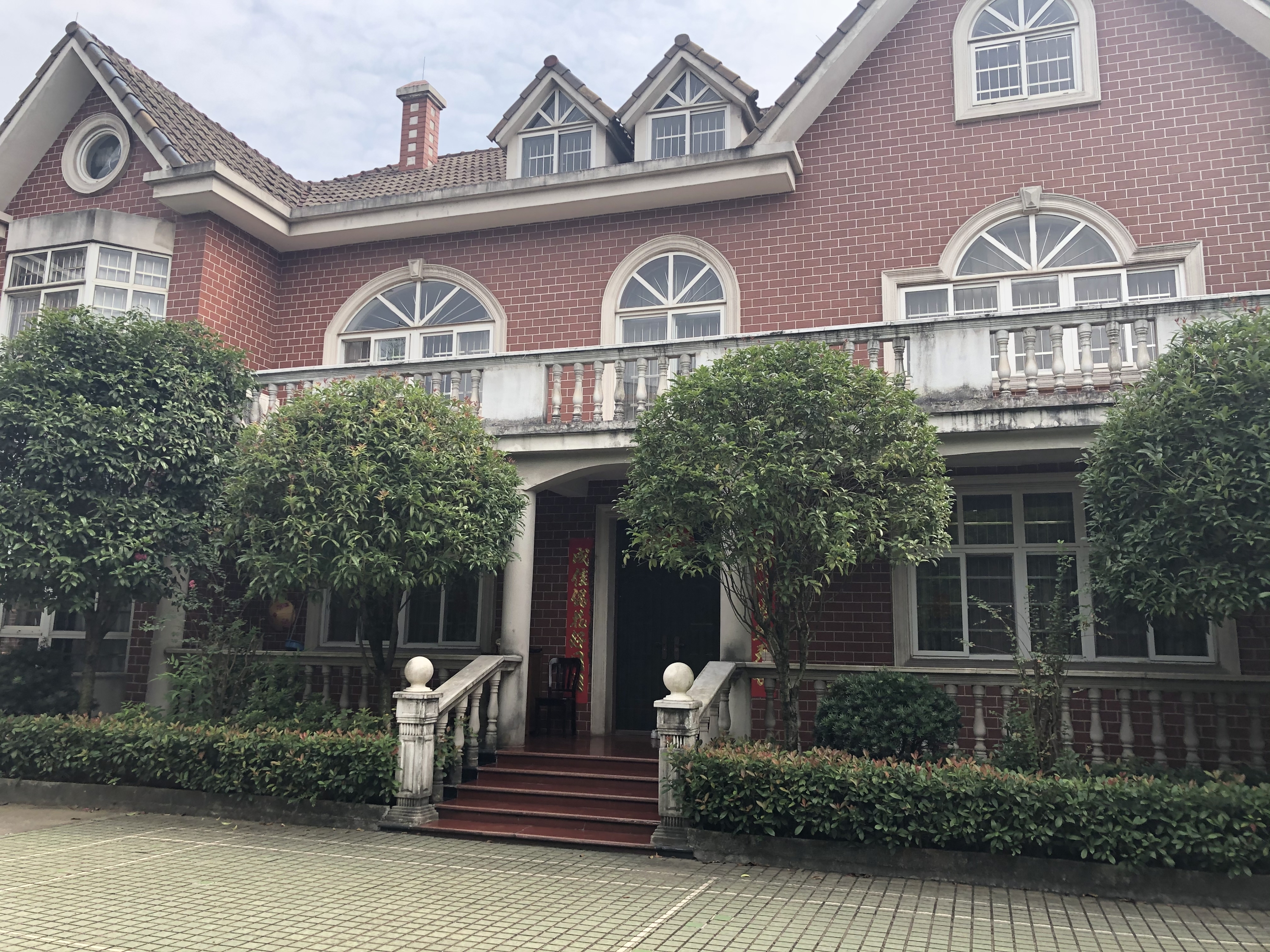 南北通透，学区房，黄金地段，高楼林立