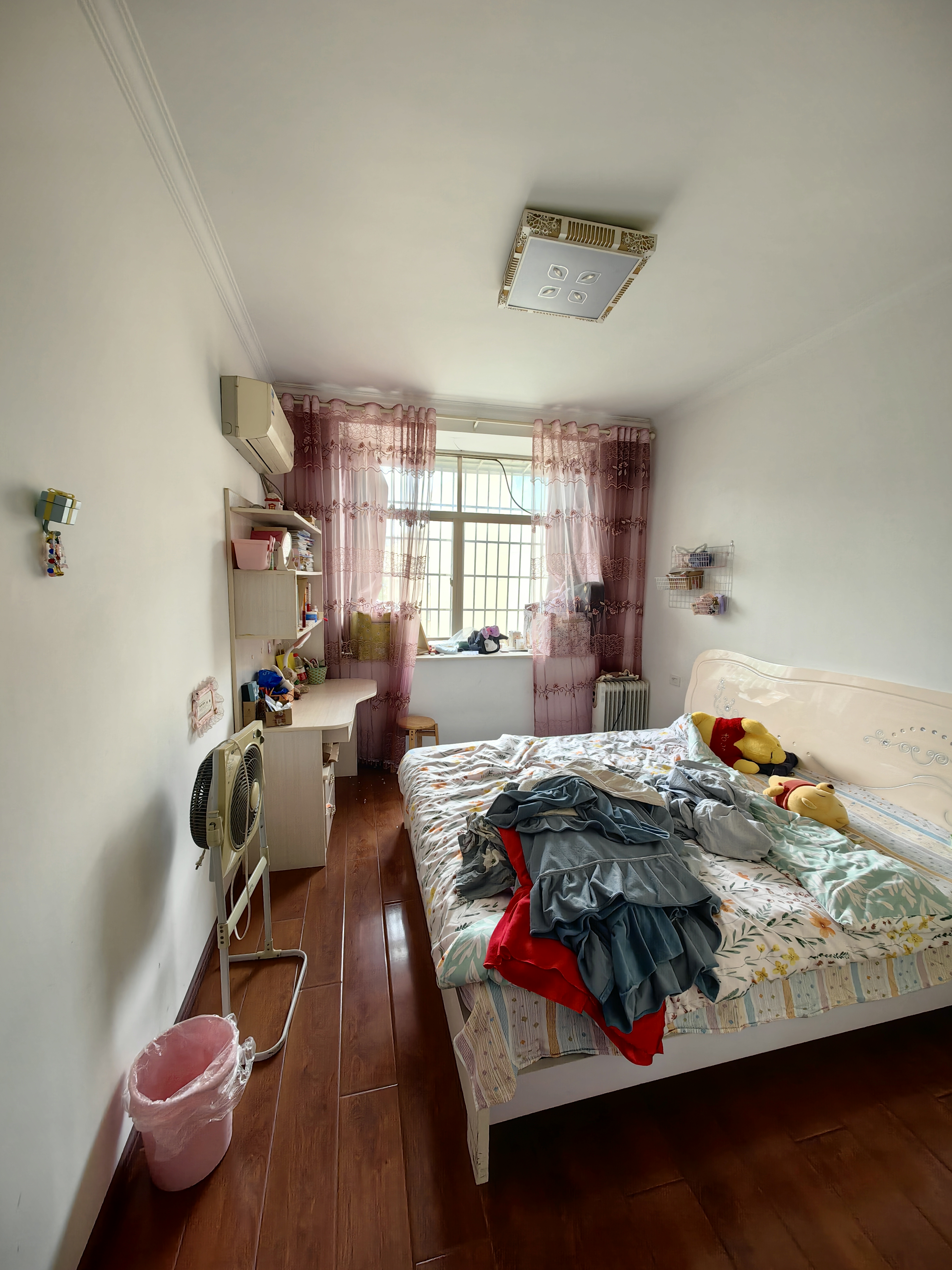 步行街水务局家属房