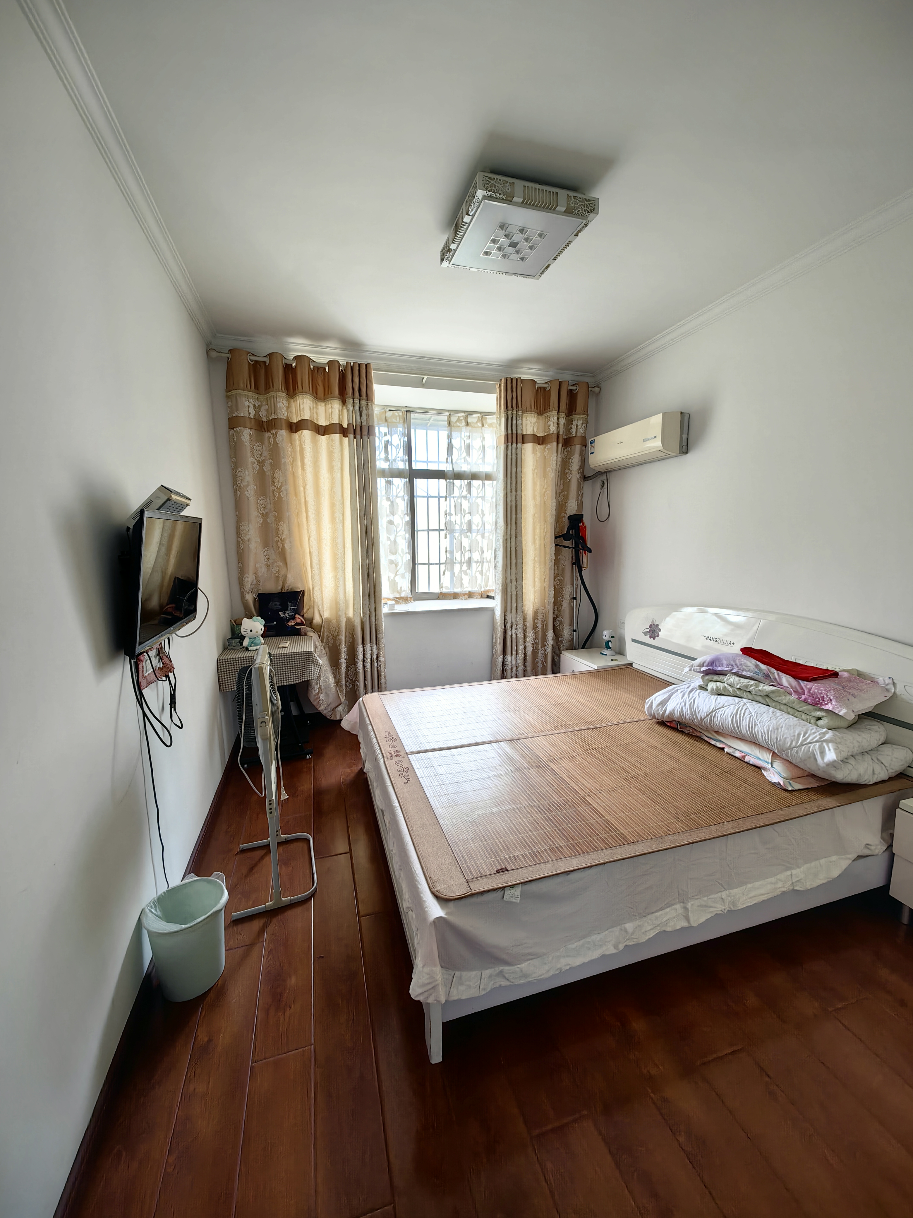 步行街水务局家属房