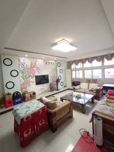 铂金水岸边自建房
