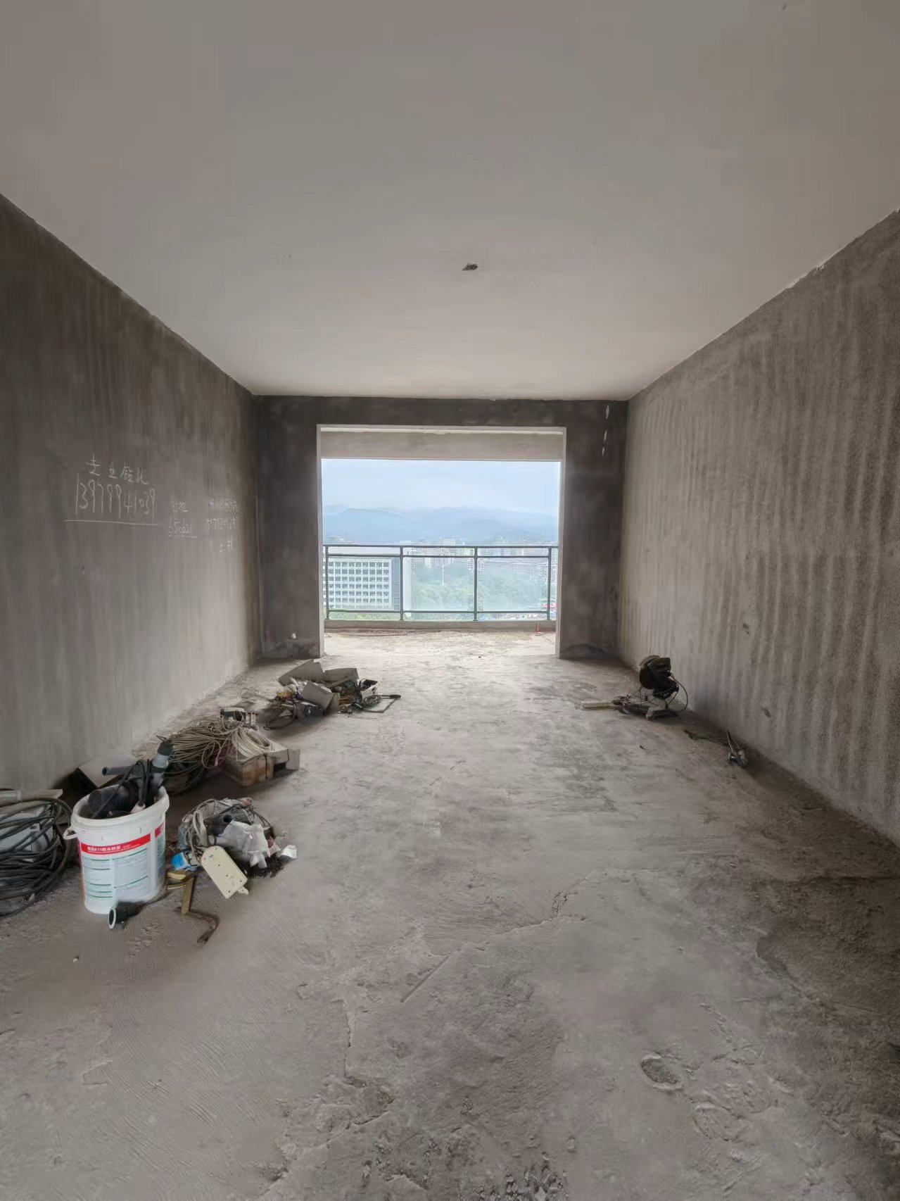 苏河尚品 25 3室2厅2卫  毛坯 