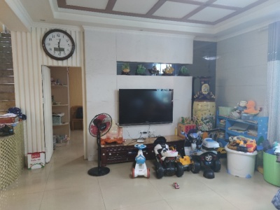 中级人民法院附近