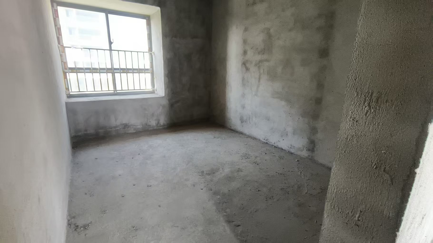 警苑阳光 10 4室2厅2卫  毛坯 