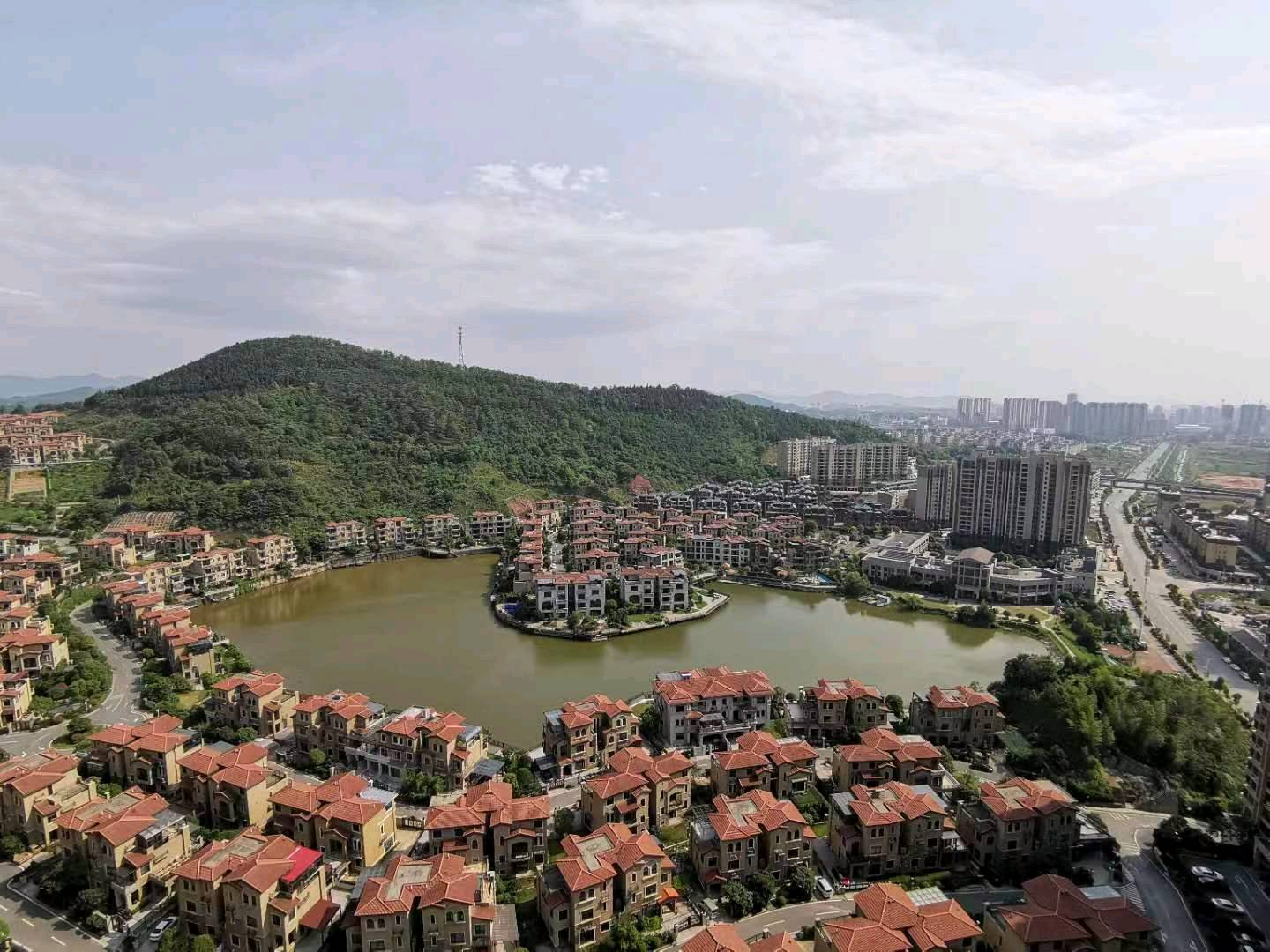 南北通透，学区房，黄金地段，高楼林立