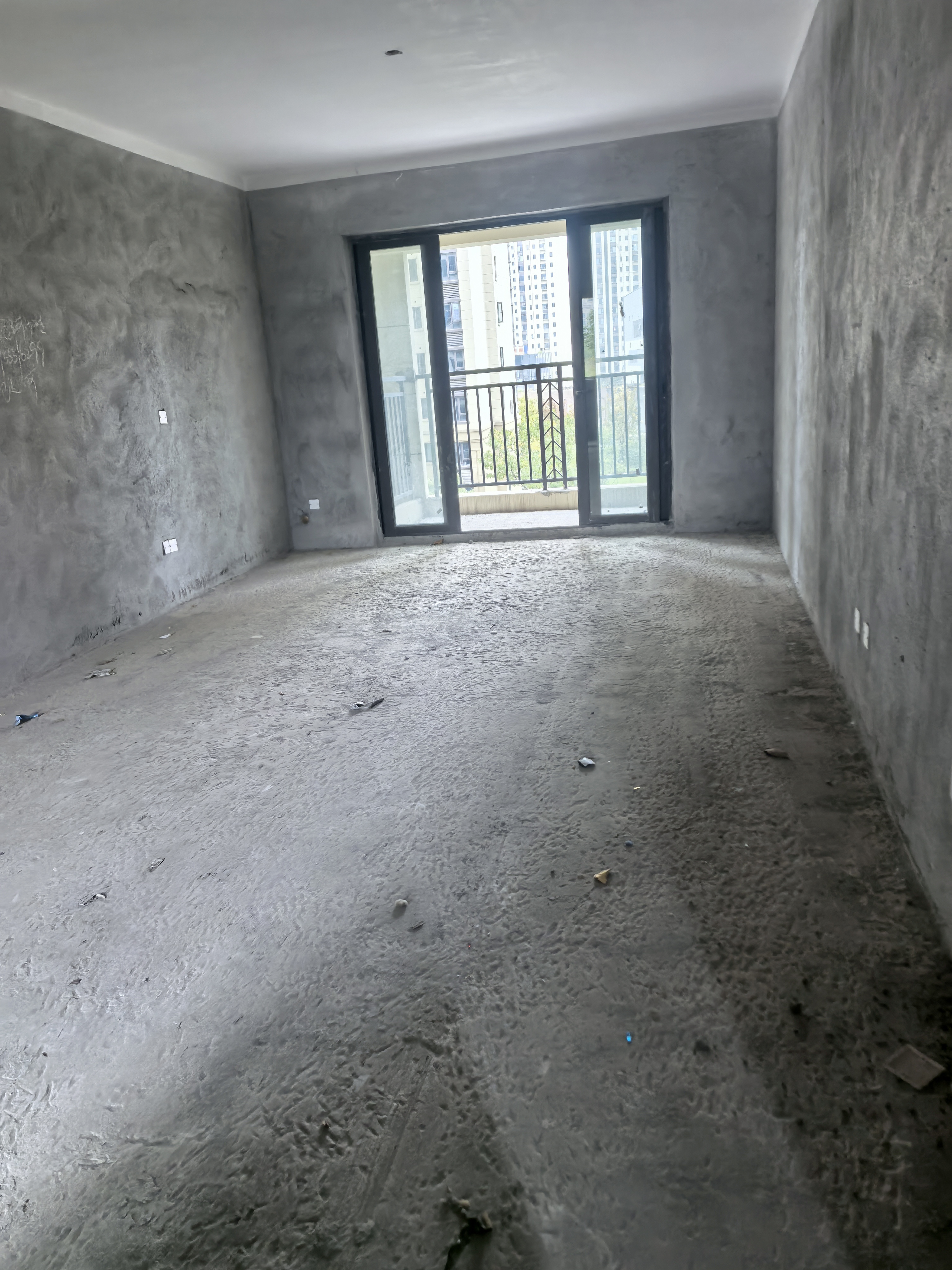 首府壹号三期 5 4室2厅2卫  毛坯 