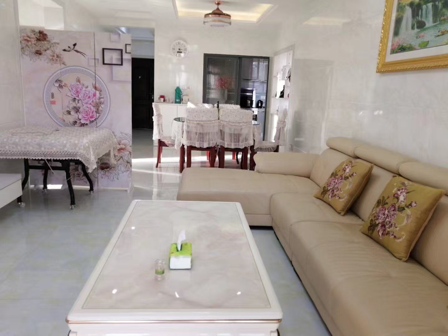 雍华庭 3室2厅1卫 63万 