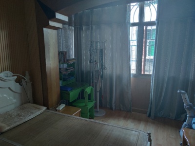 中级人民法院附近