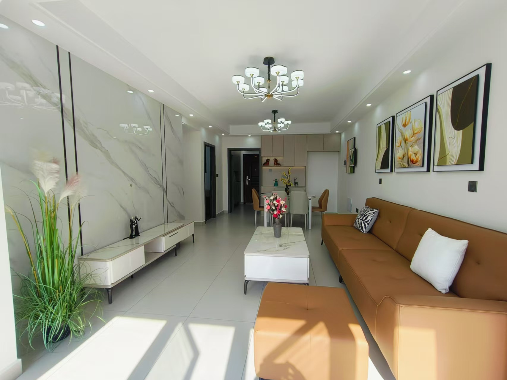 中央半岛 3房2厅1卫 1万 视频房