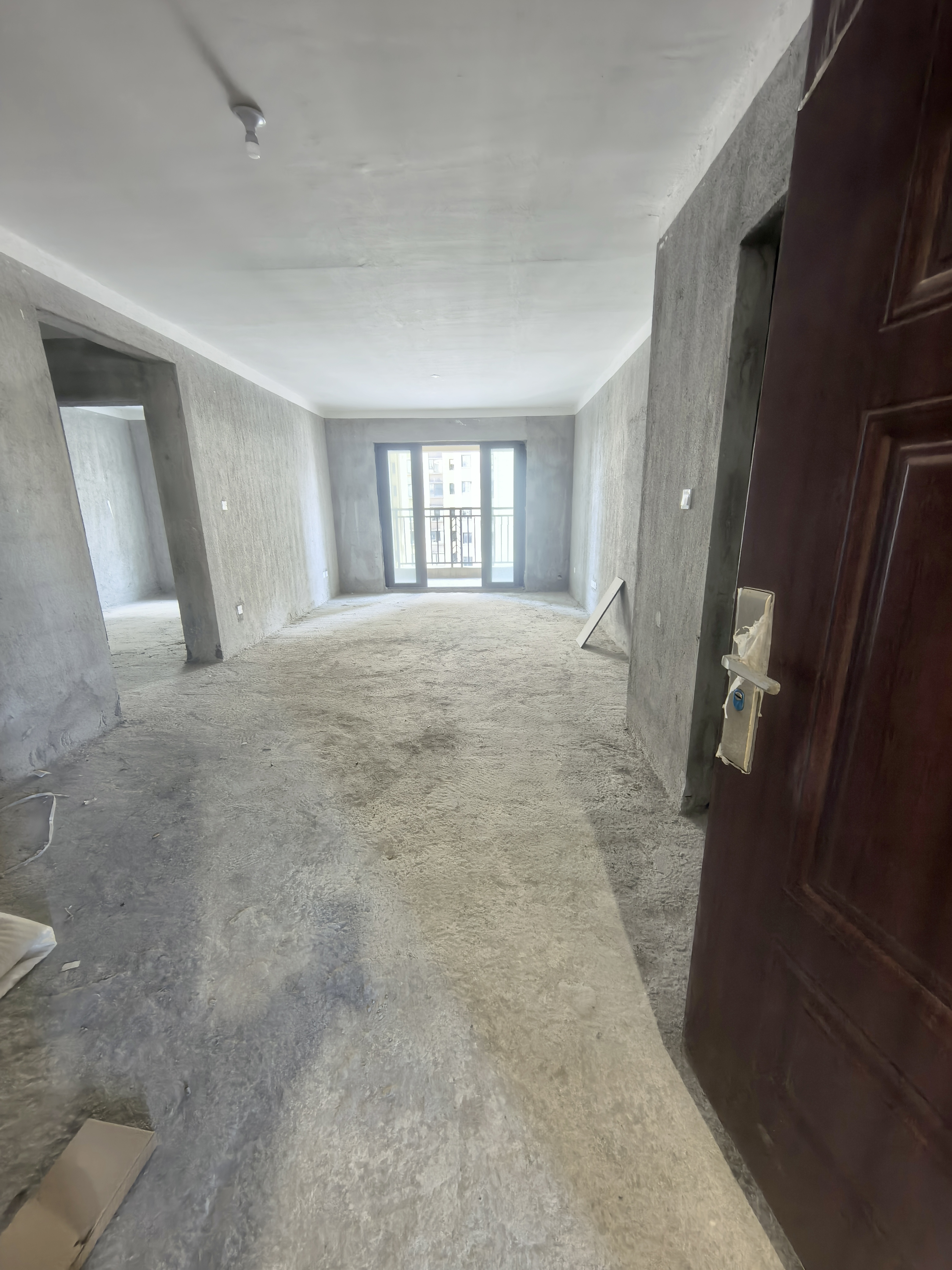 首府壹号二期 18 3室2厅1卫  毛坯 