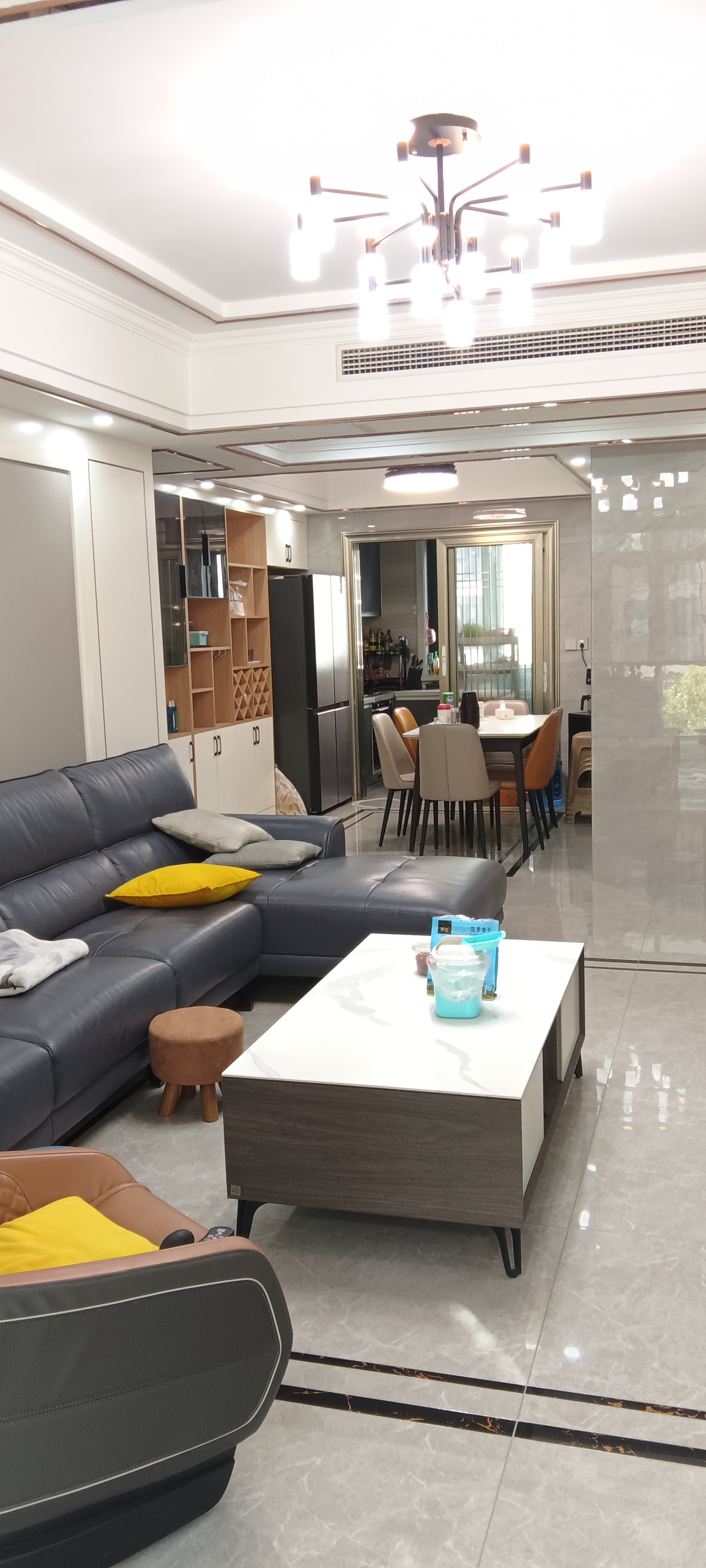 东方巴黎二期 3 3室2厅2卫  精装 