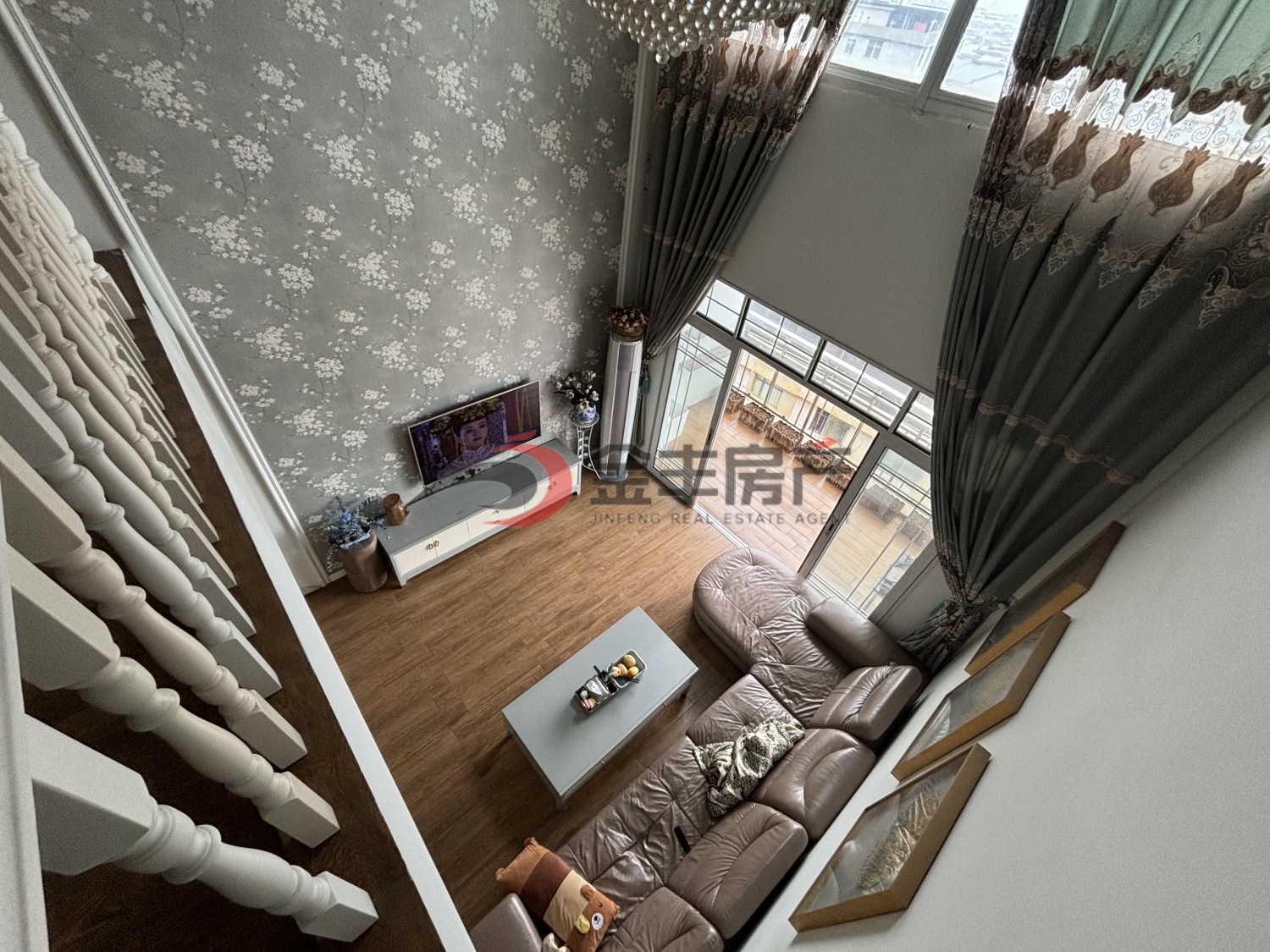 铂金水岸 11 6室2厅3卫  精装 