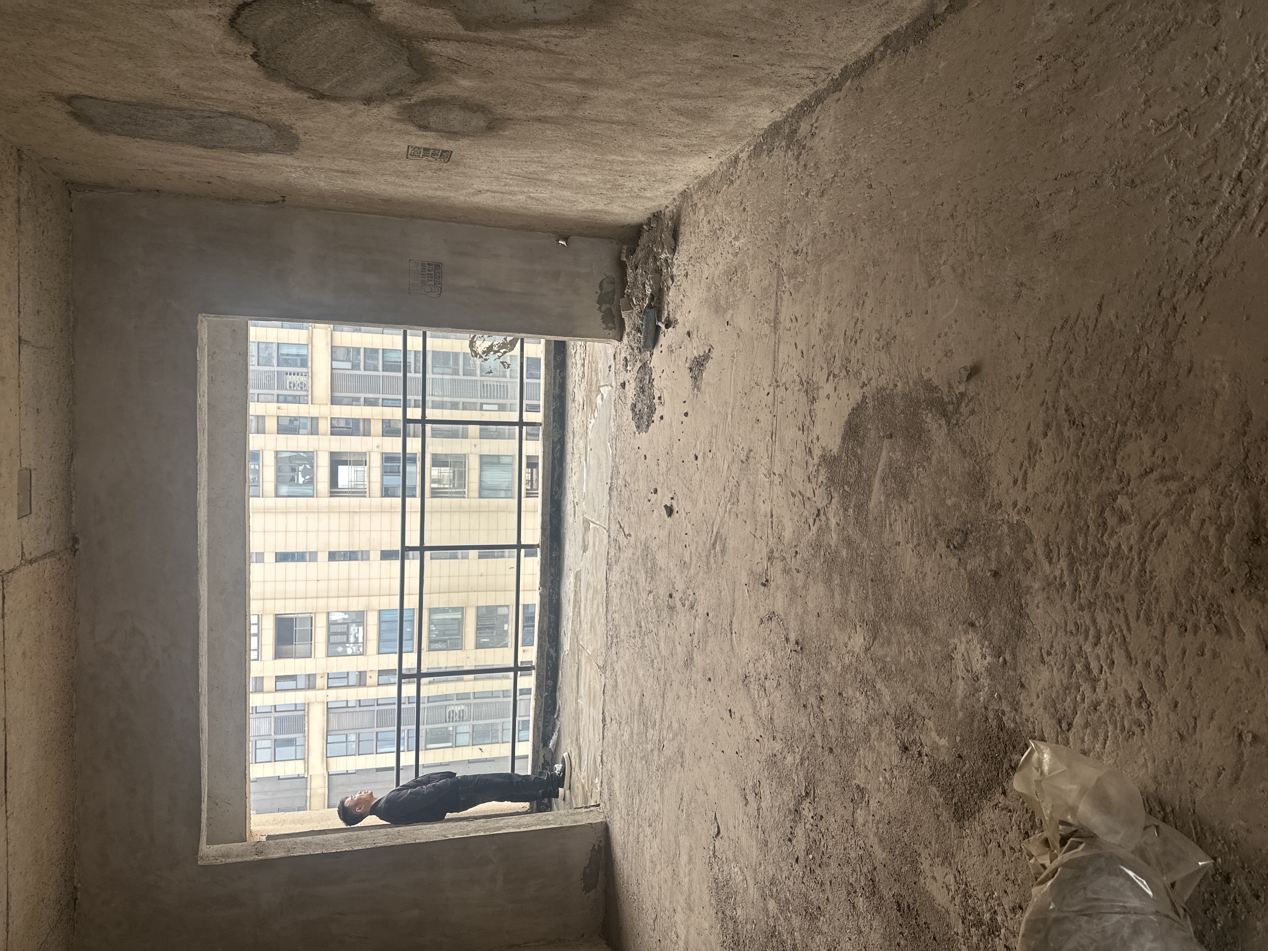 翠湖花园 4室2厅2卫 90.0万 