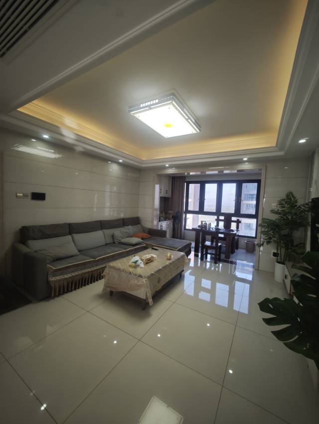 田湖湾小区 13 3室2厅2卫 南 精装 