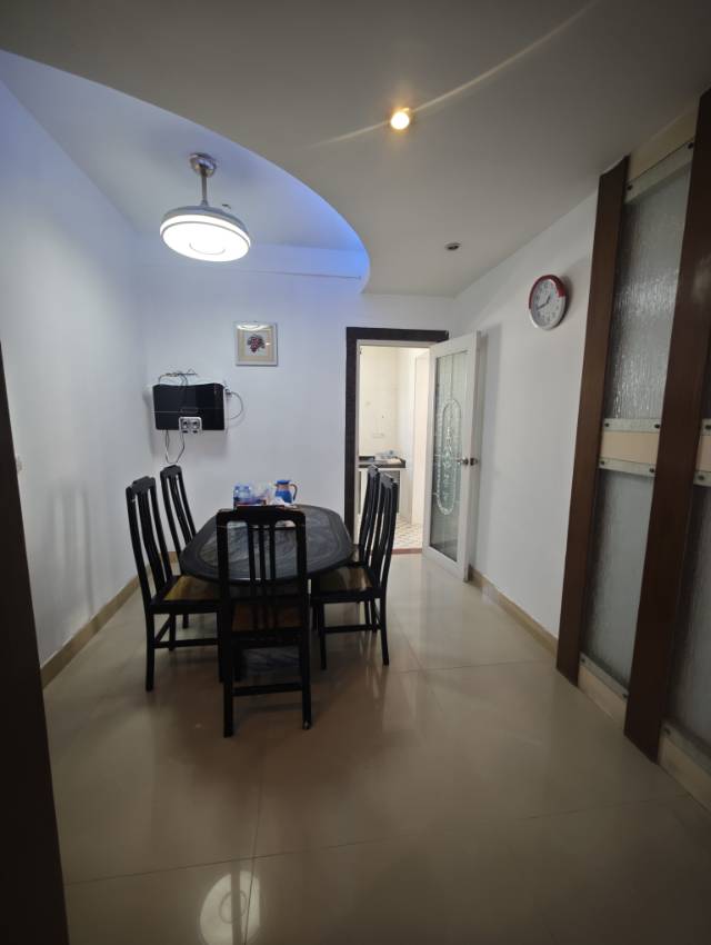 枫树湾社区 7 3室2厅2卫  精装 