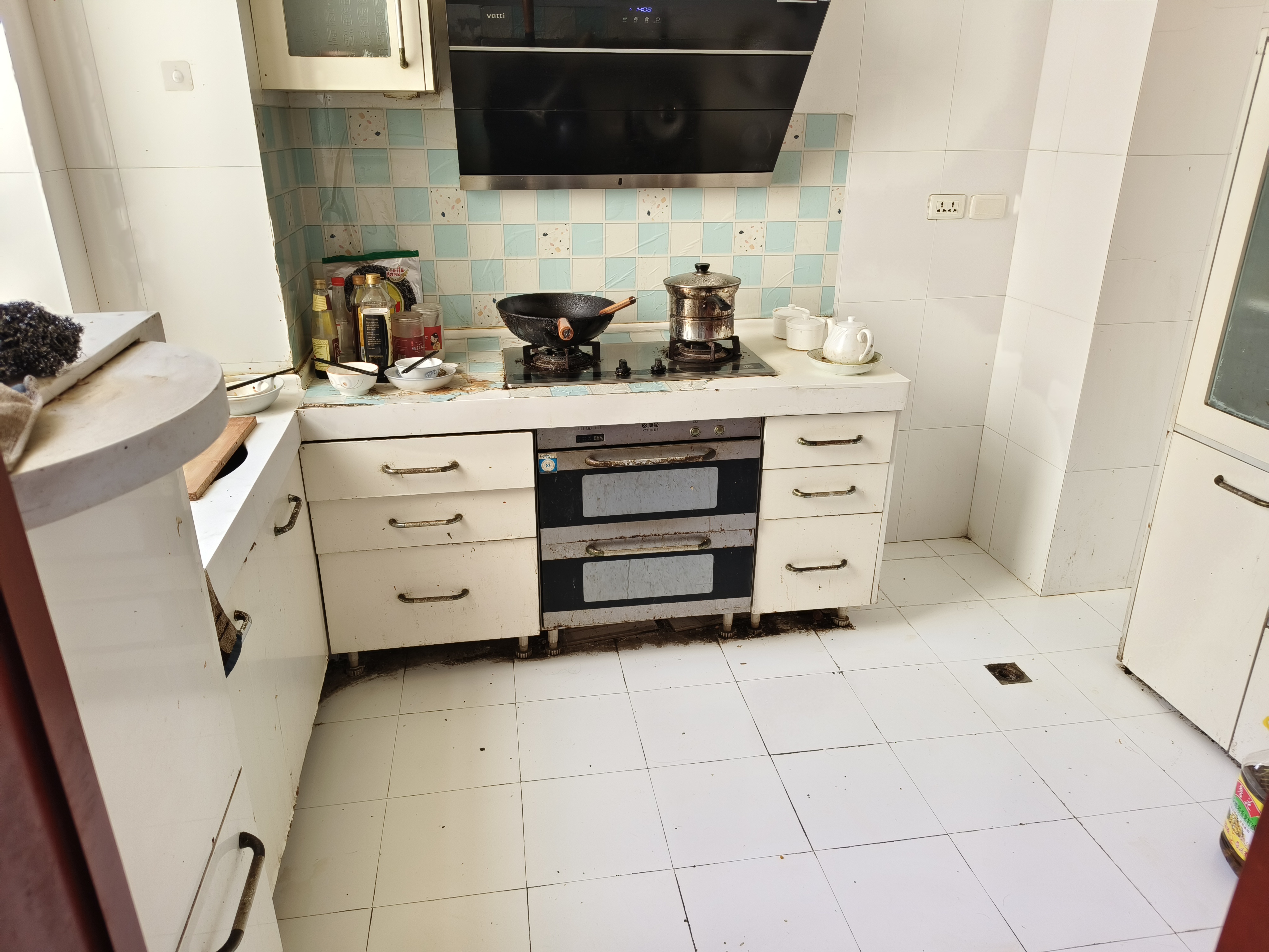 雅天大厦 3房2厅2卫 68万 