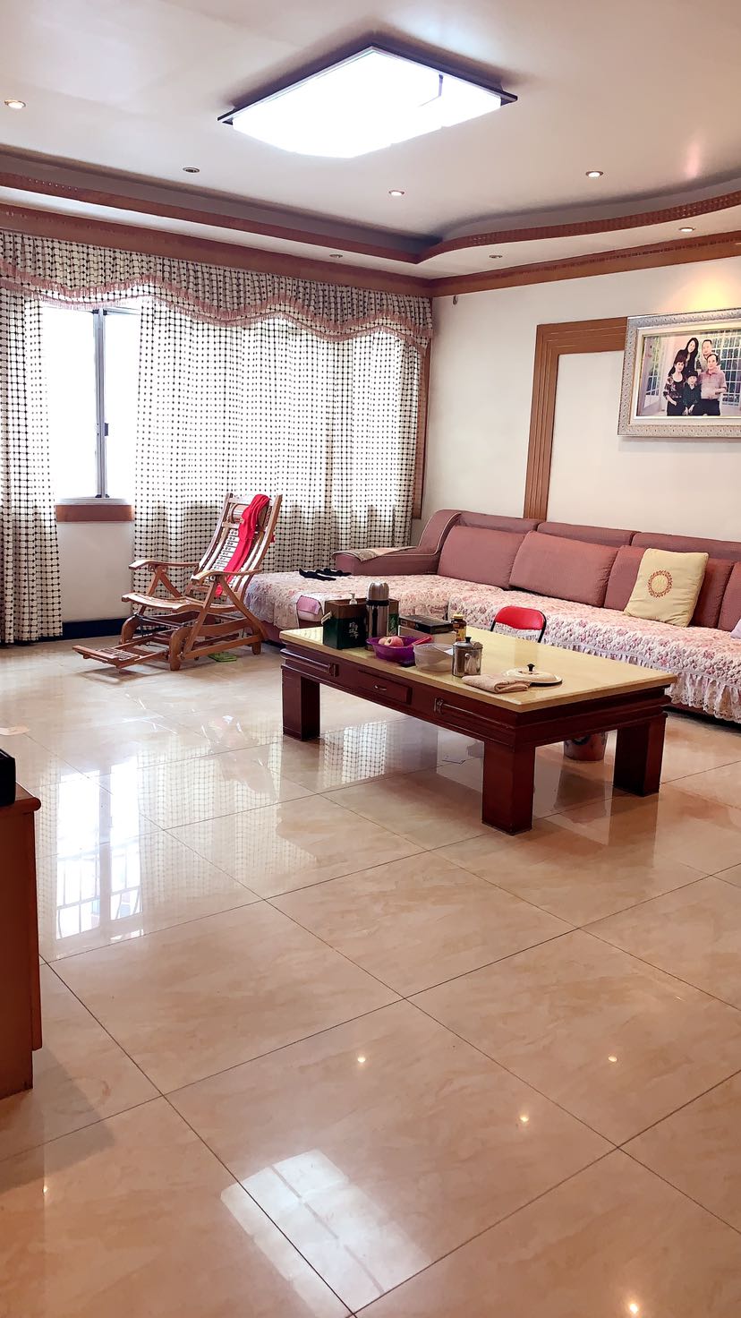 保险公司家属房