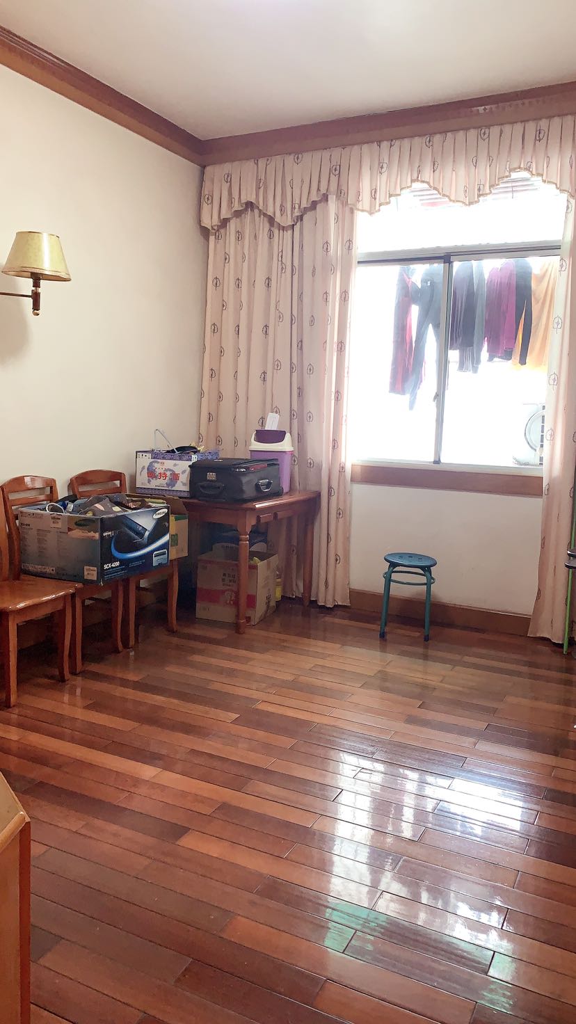 保险公司家属房