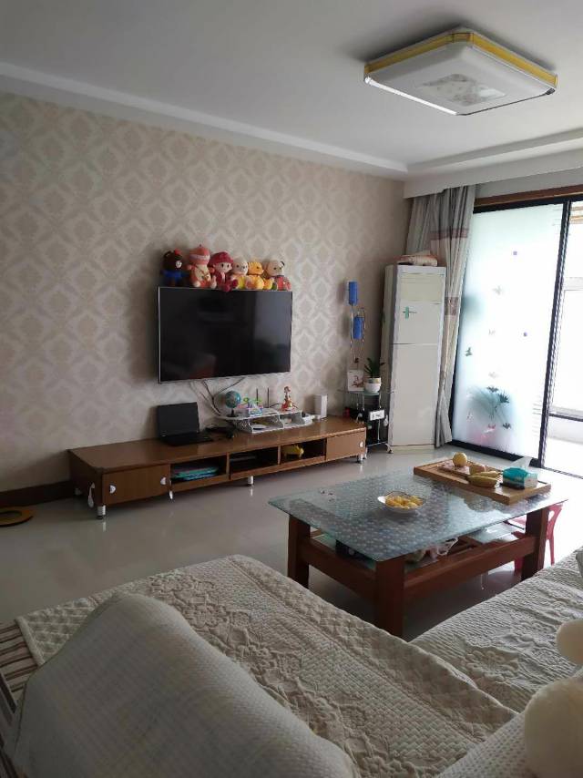  欧式田园风,豪华装修,地铁盘学区房！