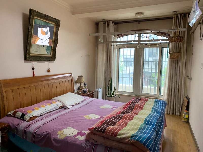 全明户型,黄金楼层,阳光好,地铁口,交通便利,设施齐全