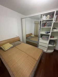 东方曼哈顿(一至三期)(虹桥路128弄)
