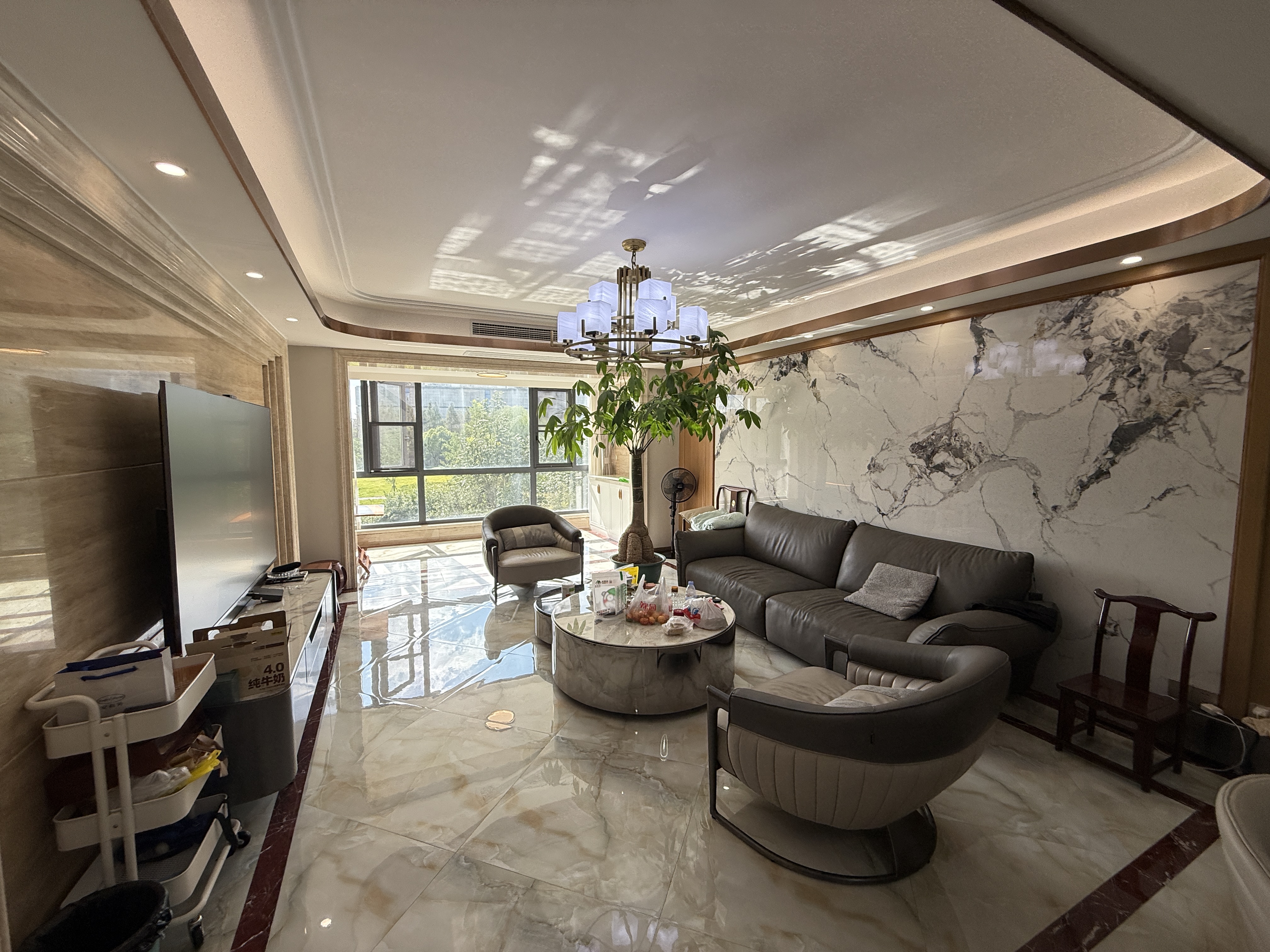 美兰湖岭域 4室2厅4卫 850万 