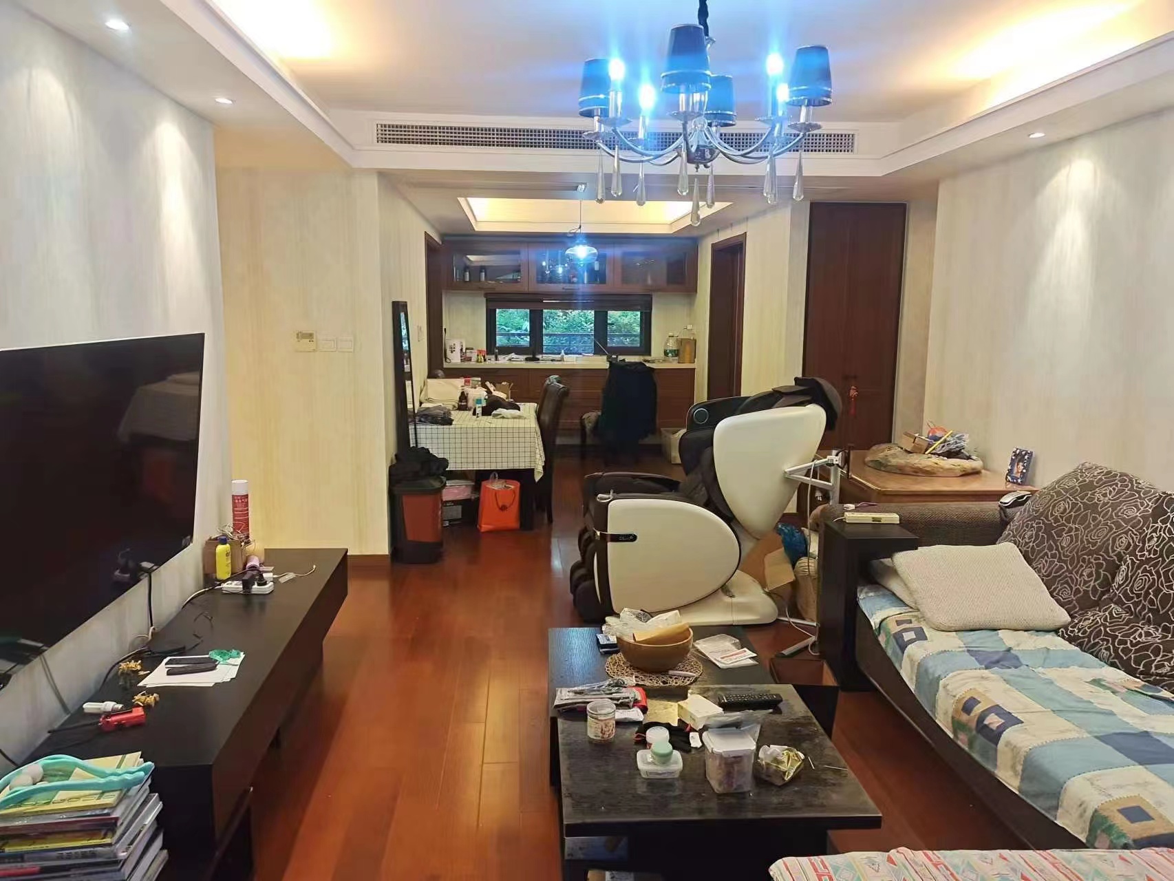 万科琥珀郡园 3室2厅1卫 596万 满五年