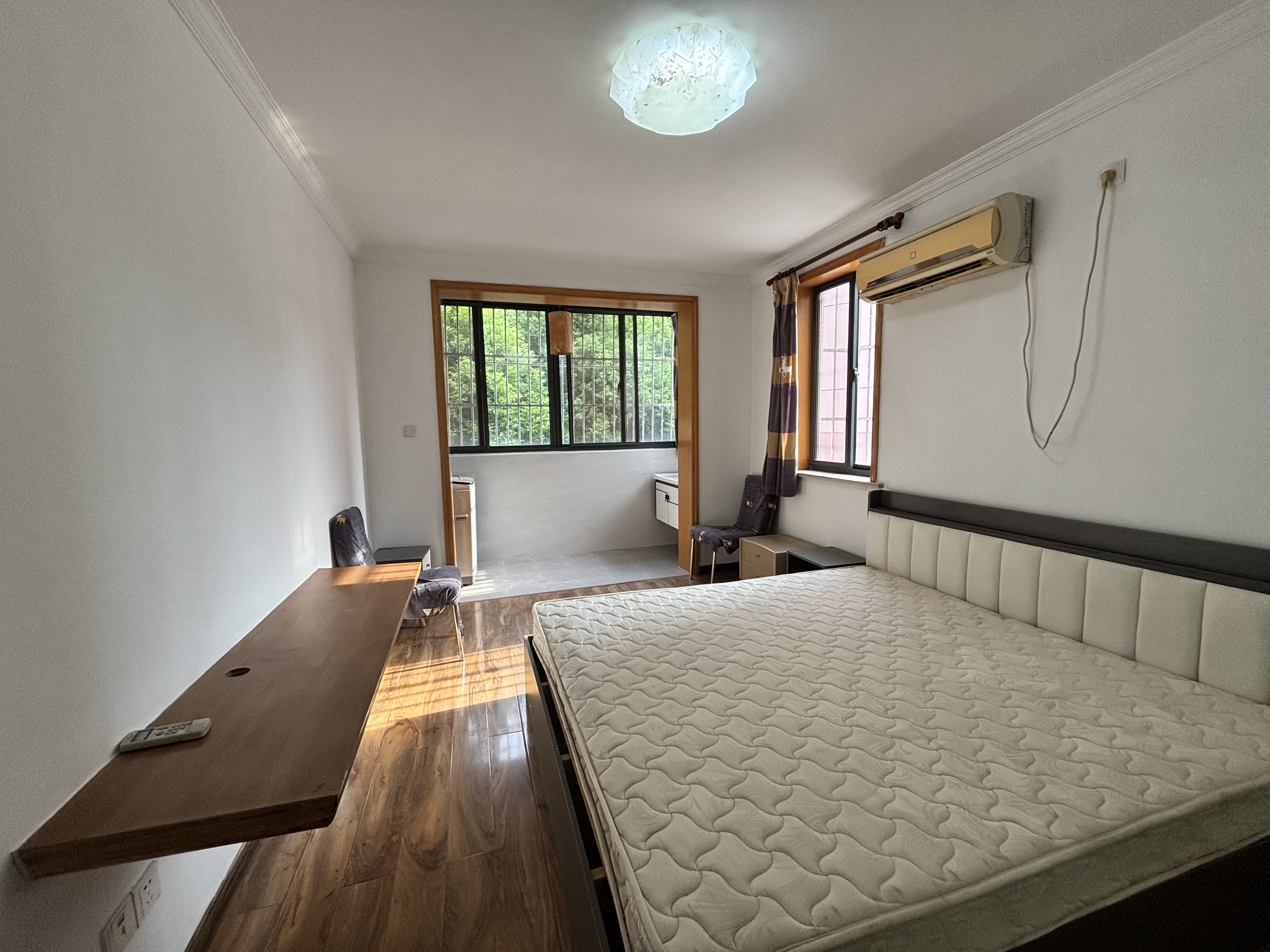 宝钢二村 2室1厅1卫 125万 