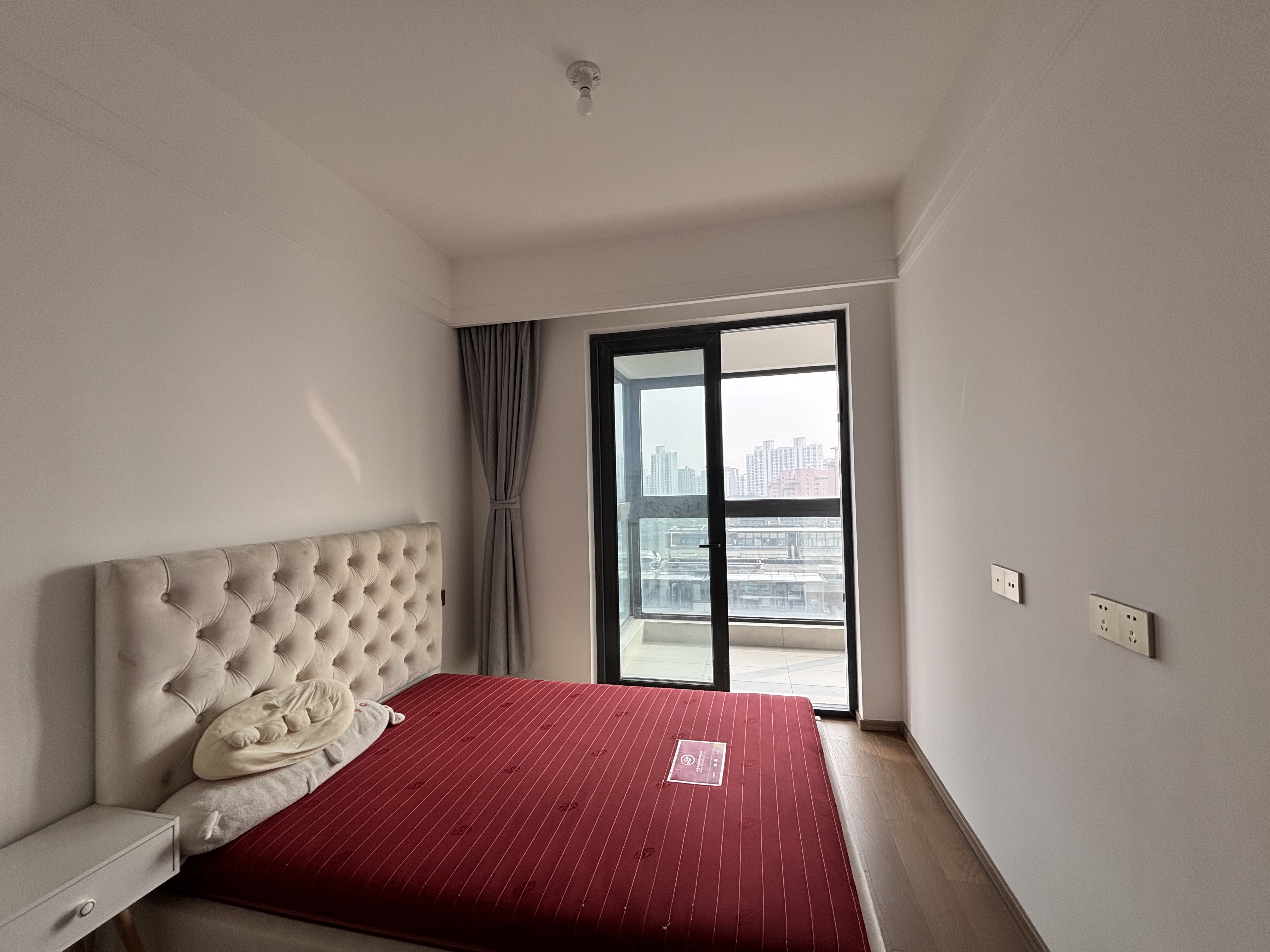 四季都会-晓风来