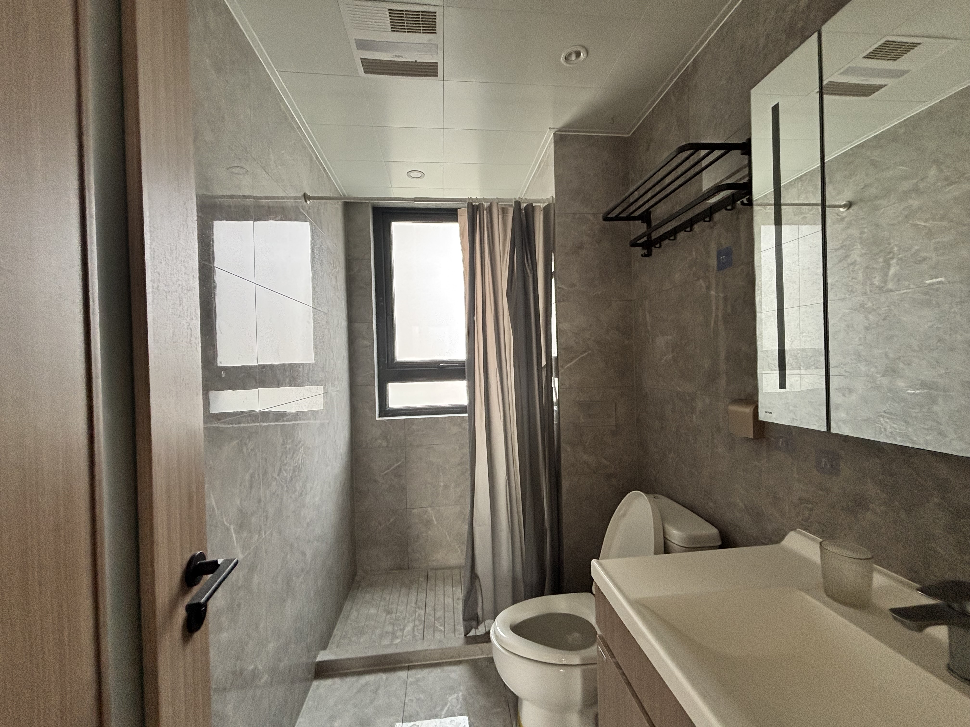 四季都会-晓风来