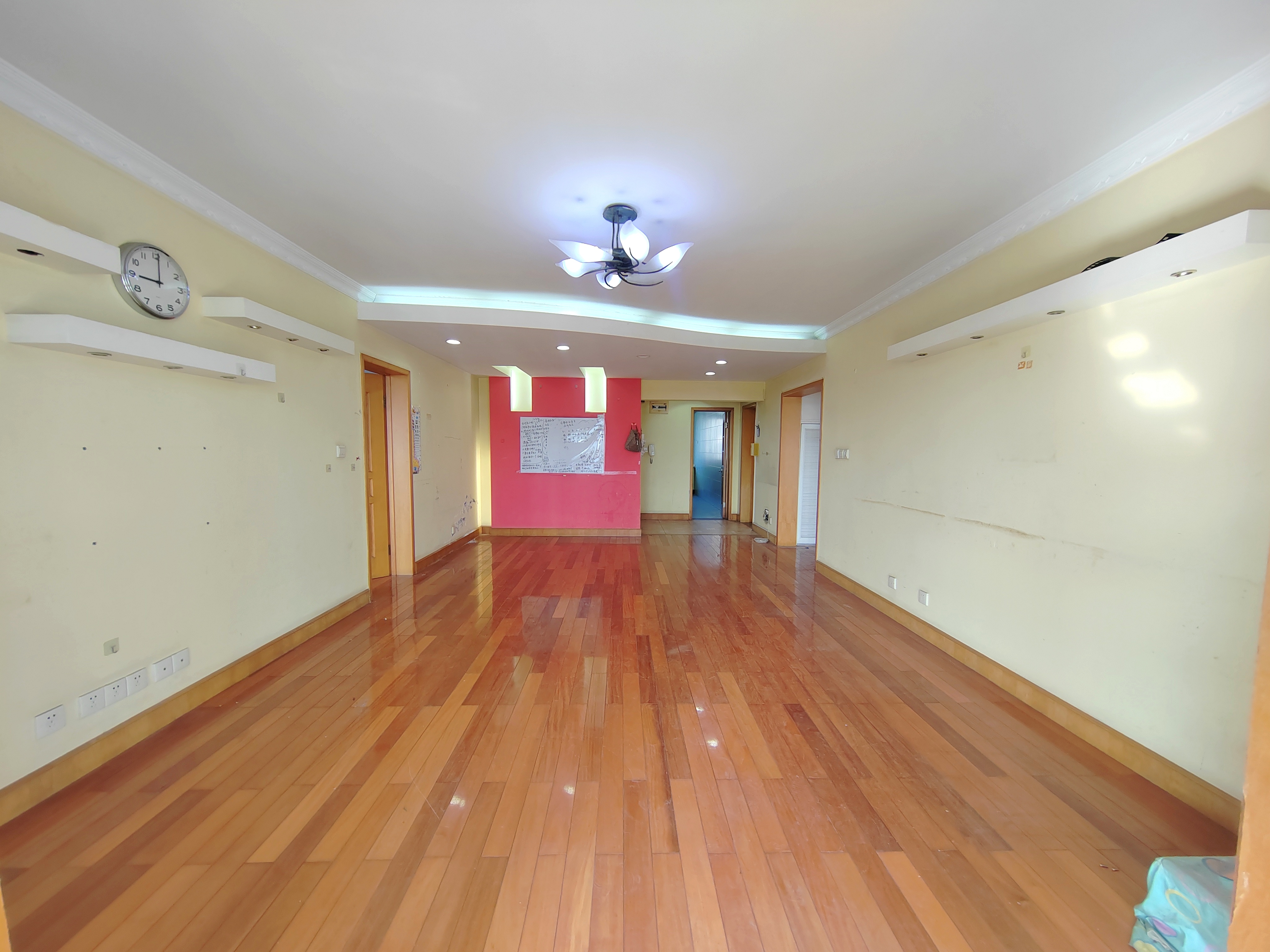 璟都新园 3房2厅2卫 650万 