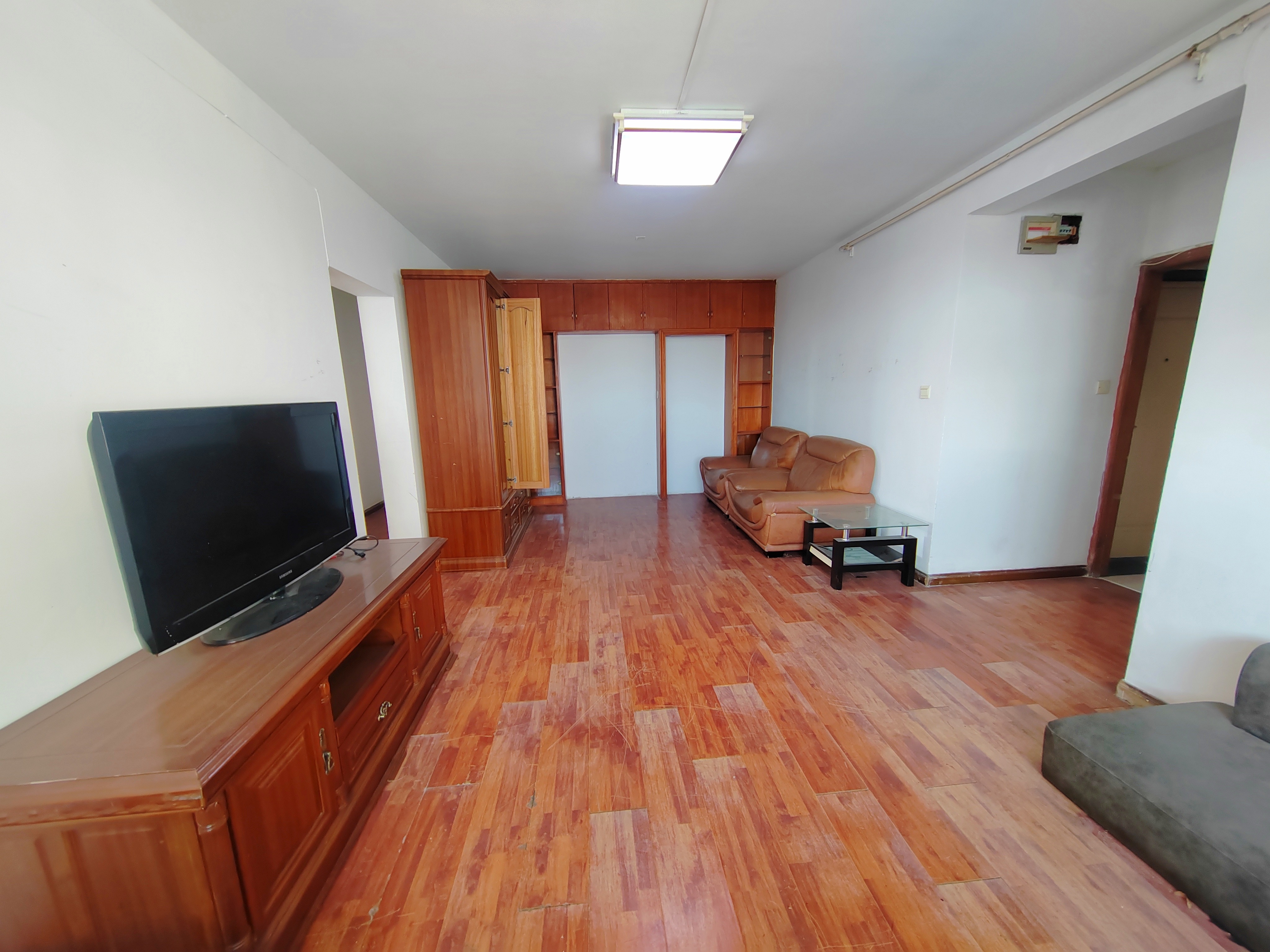 恒鑫公寓 2房2厅1卫 5,400元/月 