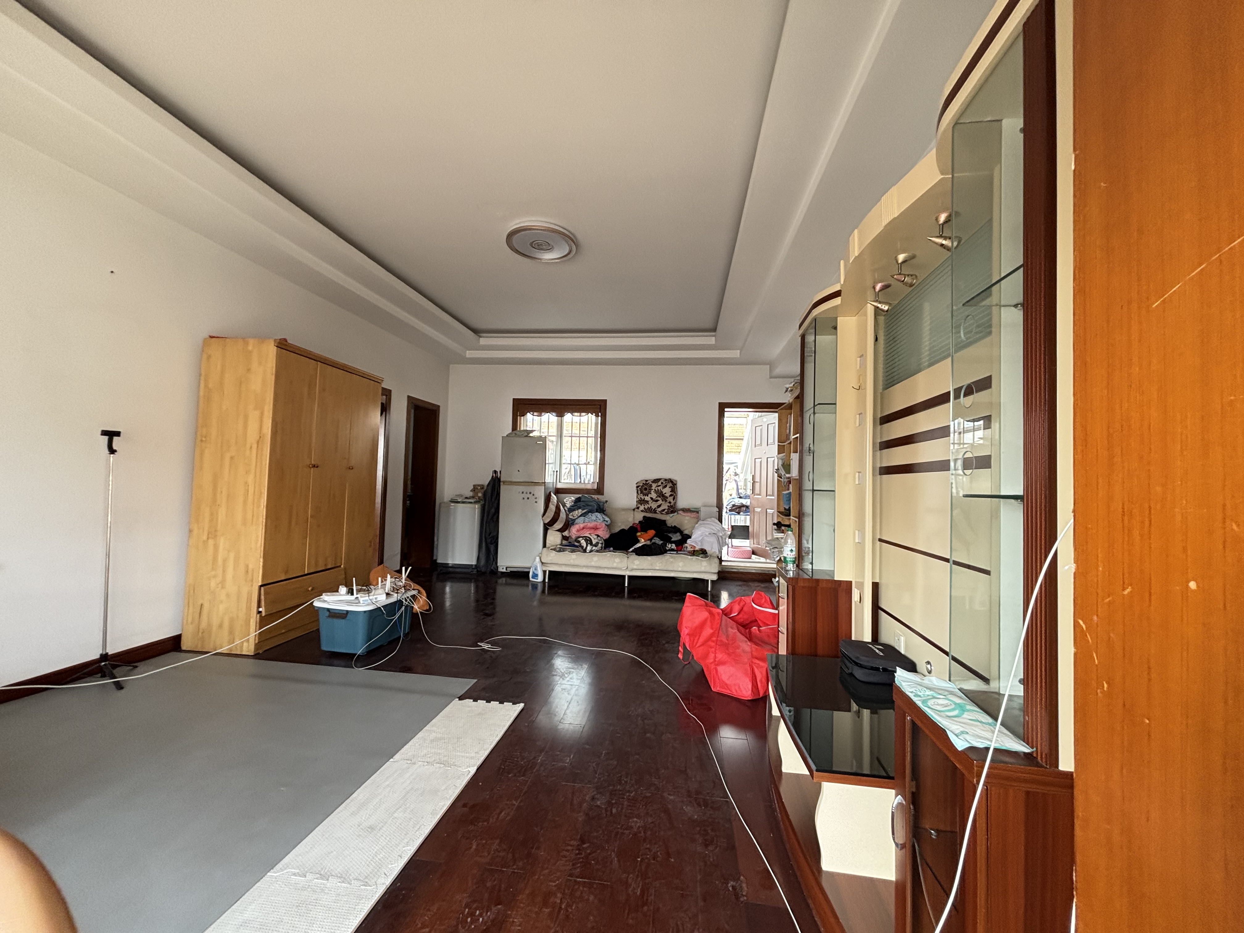 宝钢六村 5室3厅3卫  满五年