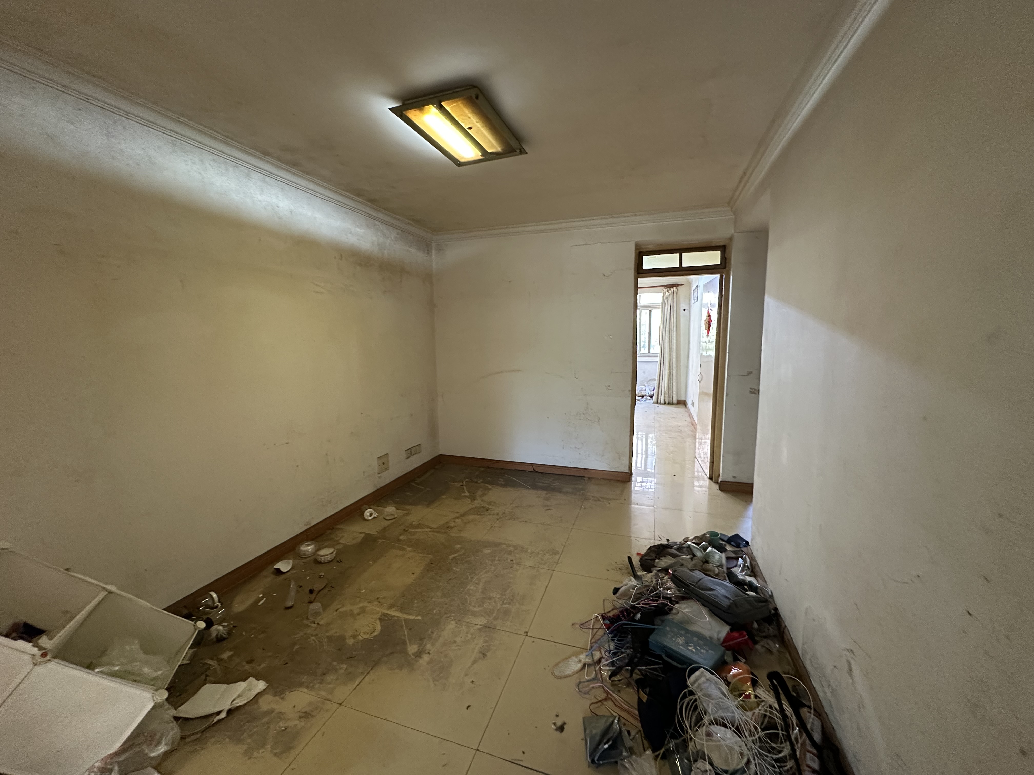 同济路1111弄 3室2厅1卫 地铁口