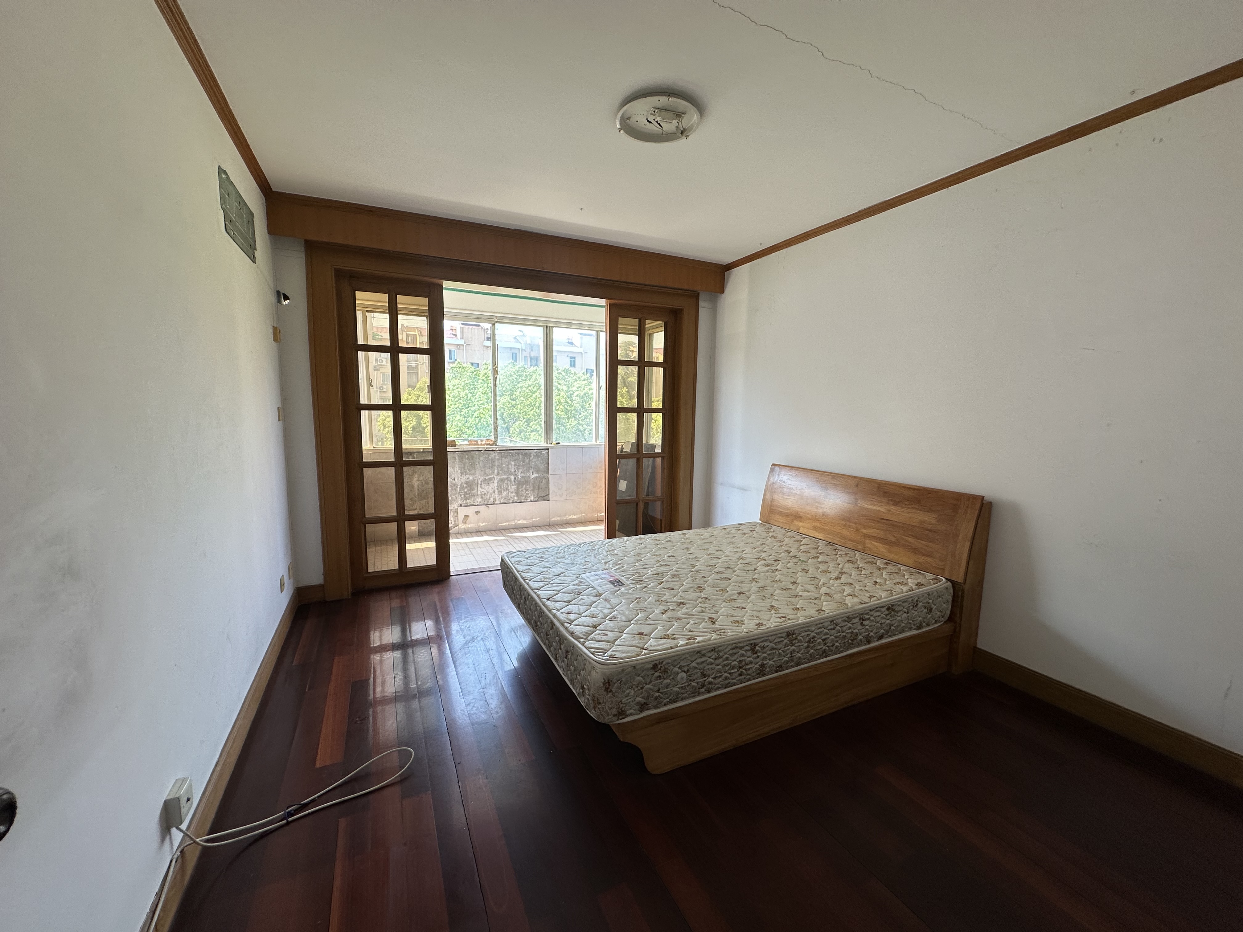 宝山九村 3室2厅1卫  满五年