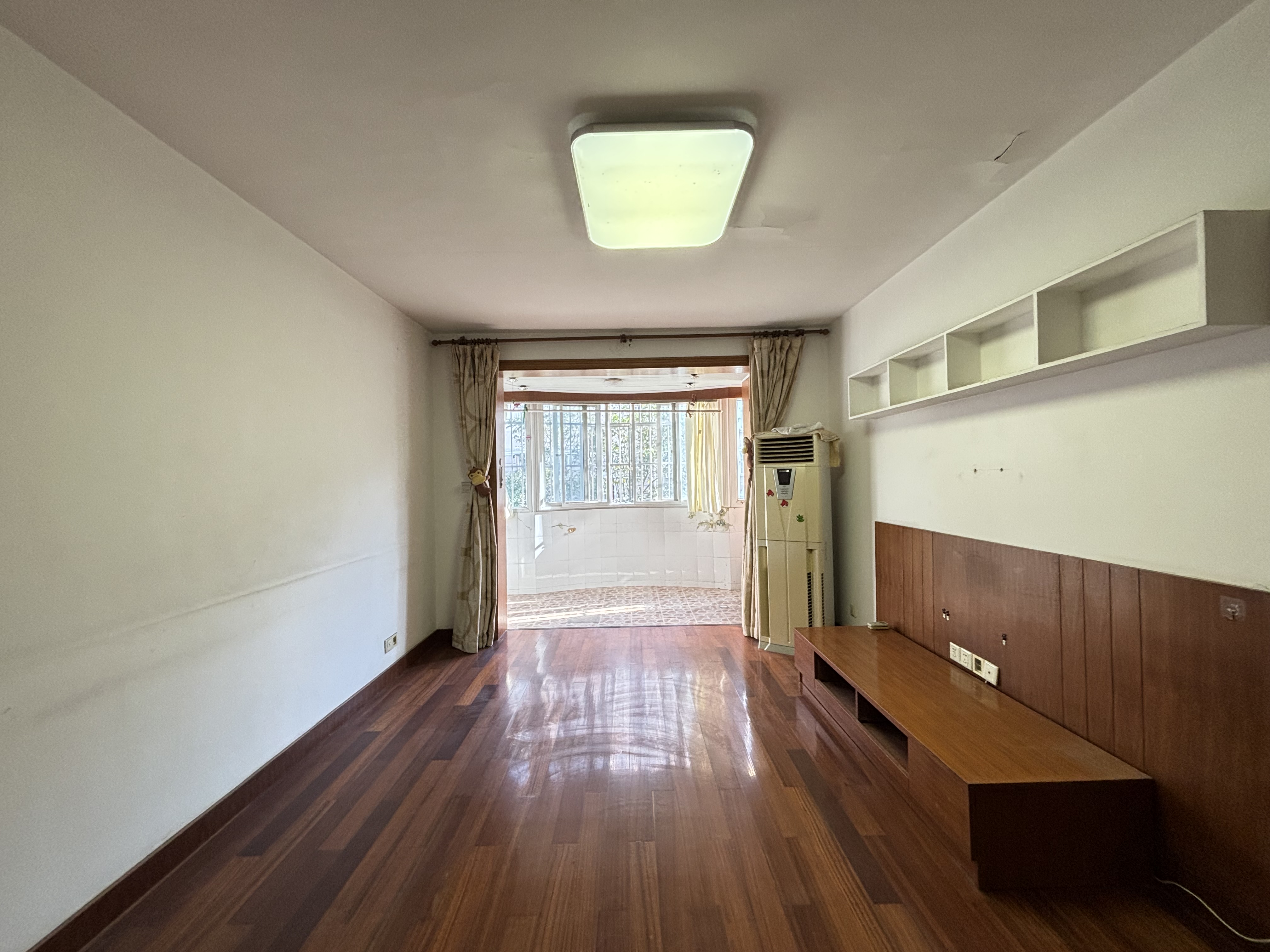 宝城三村 3房2厅2卫 445万 