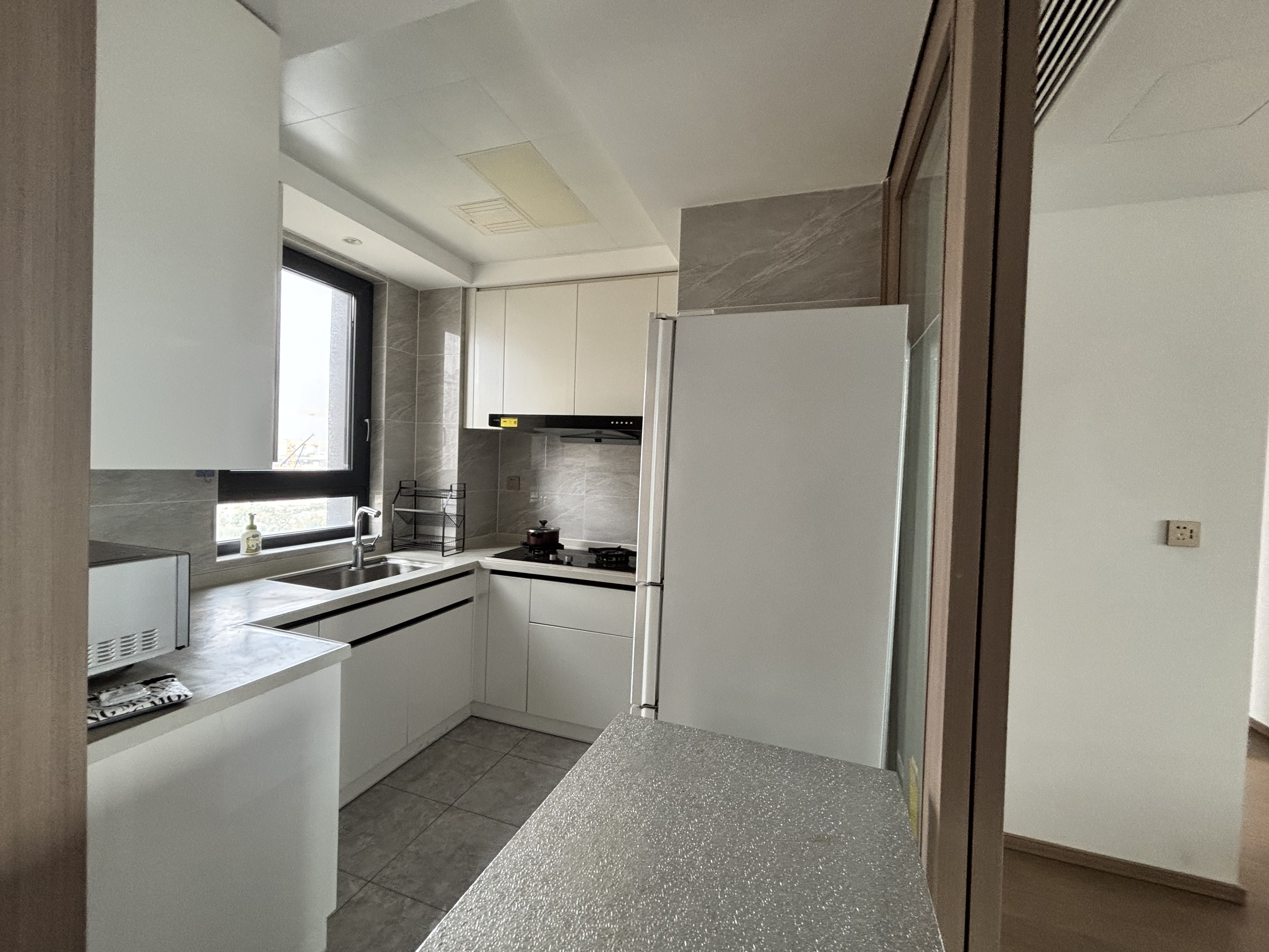 四季都会-晓风来