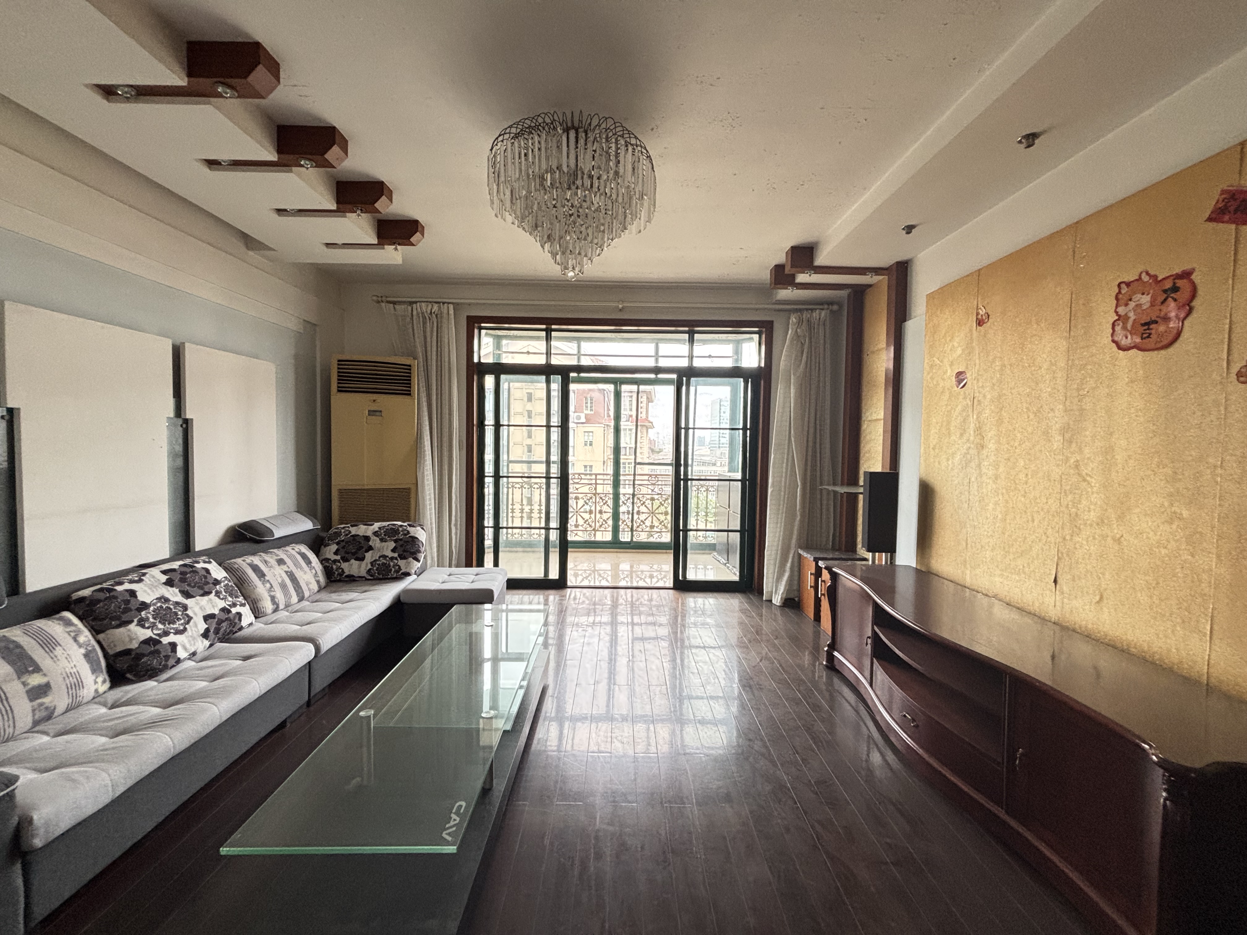 白玉兰花园 3房2厅2卫 8,000元/月 