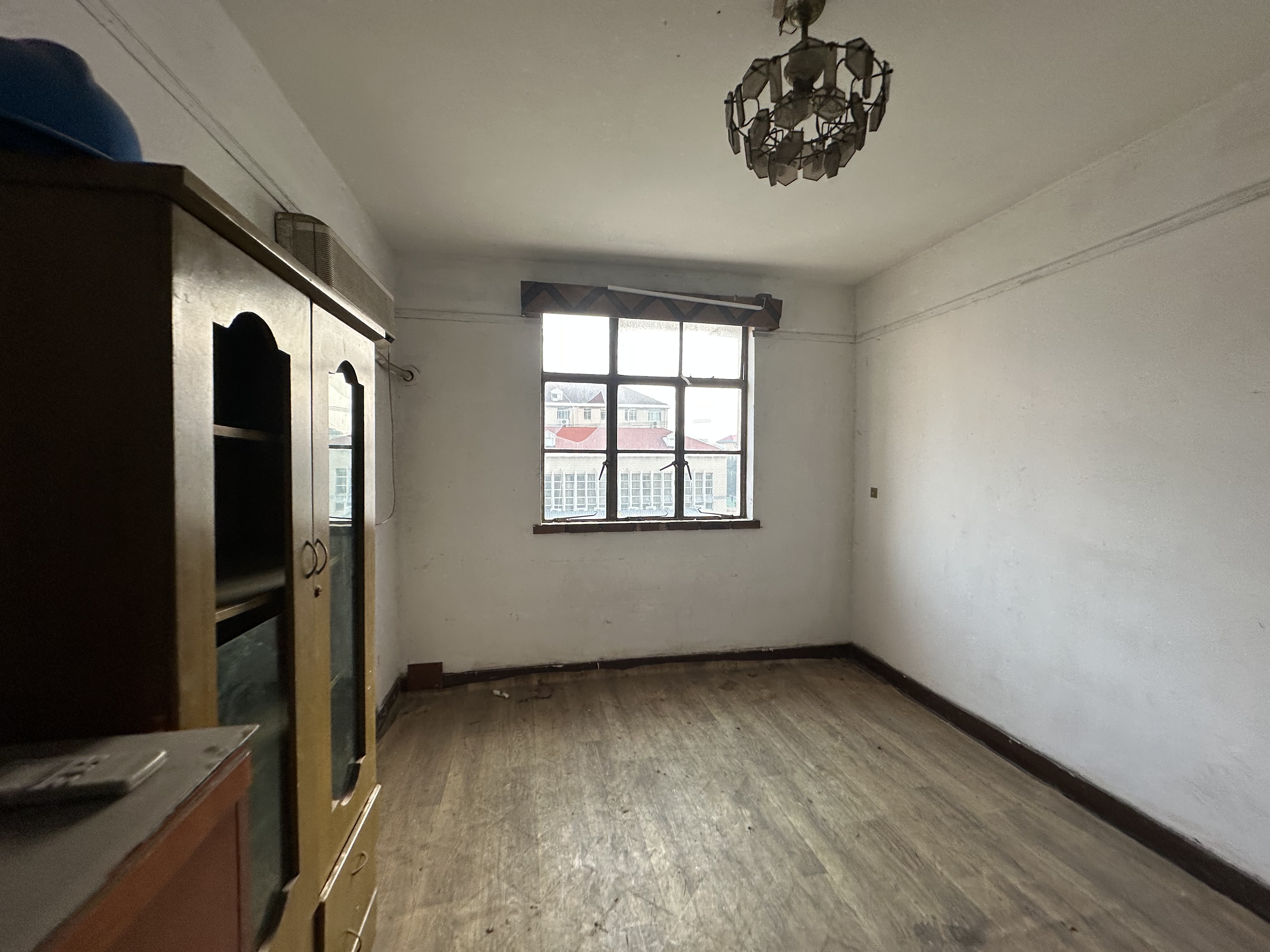 宝钢八村 3室1厅1卫 