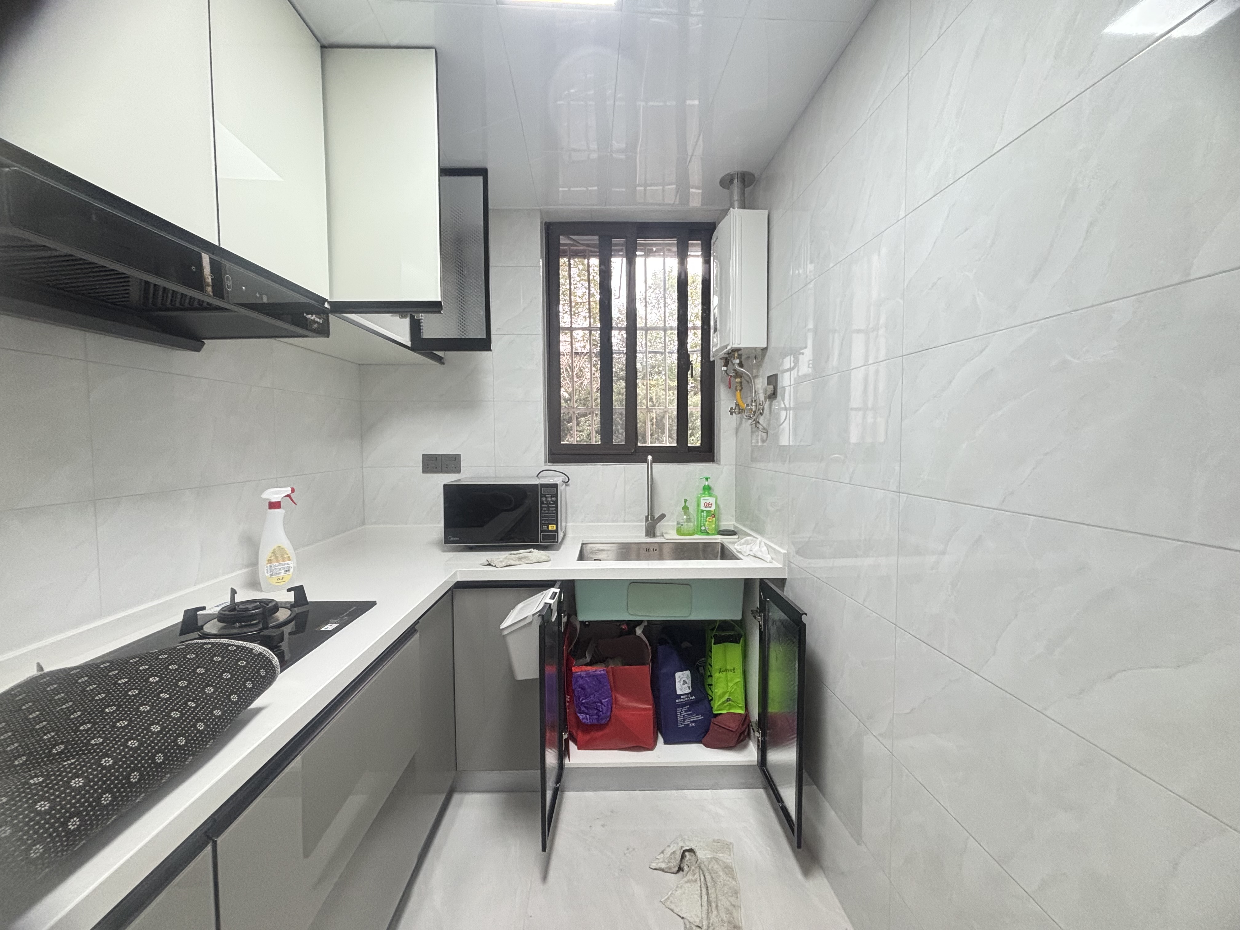 宝钢五村 2房1厅1卫 精装修