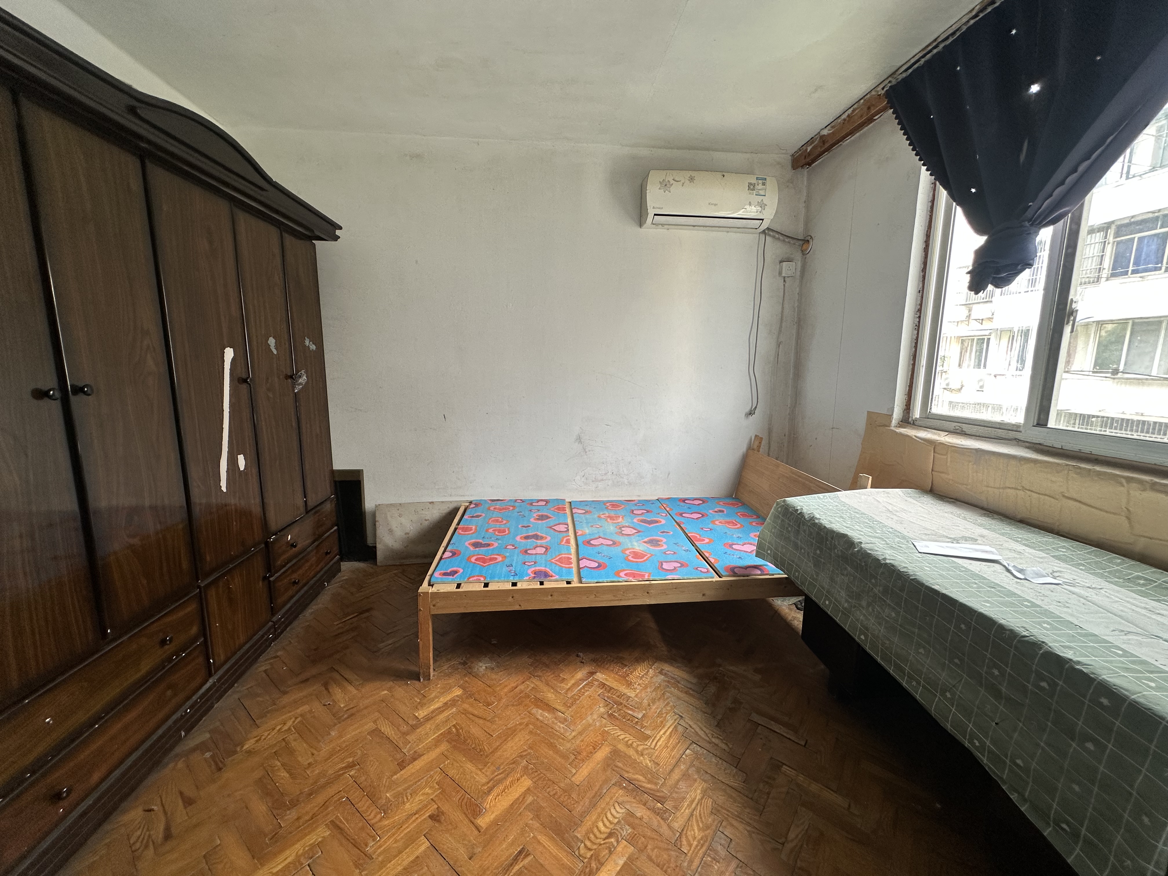 宝钢八村 2房1厅1卫  满五年